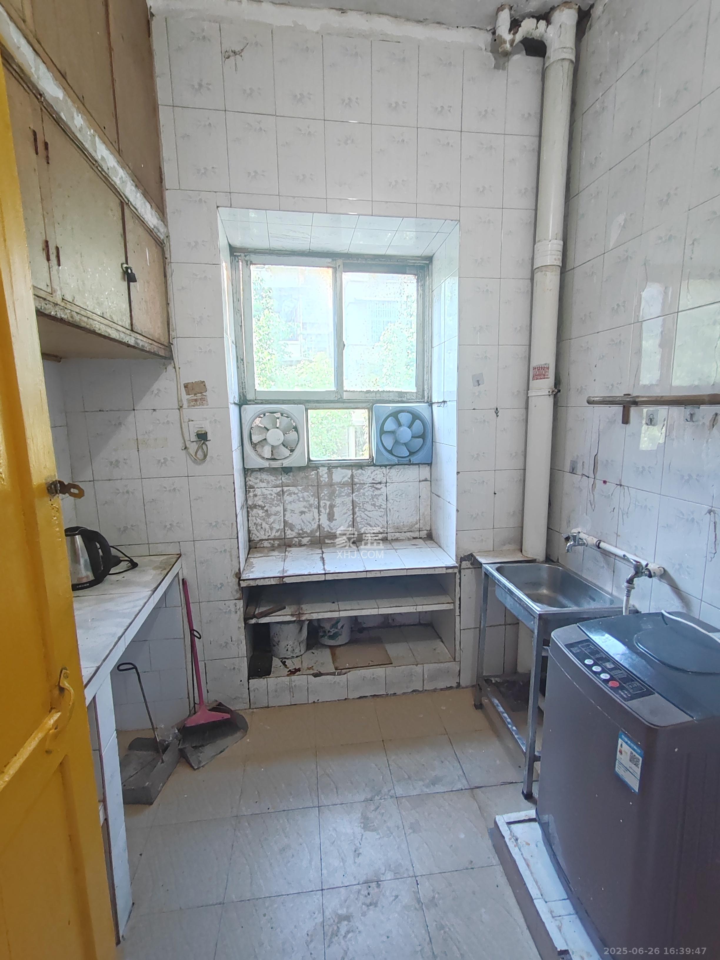 朝阳一、二村  4室1厅2卫    2500.0元/月室内图