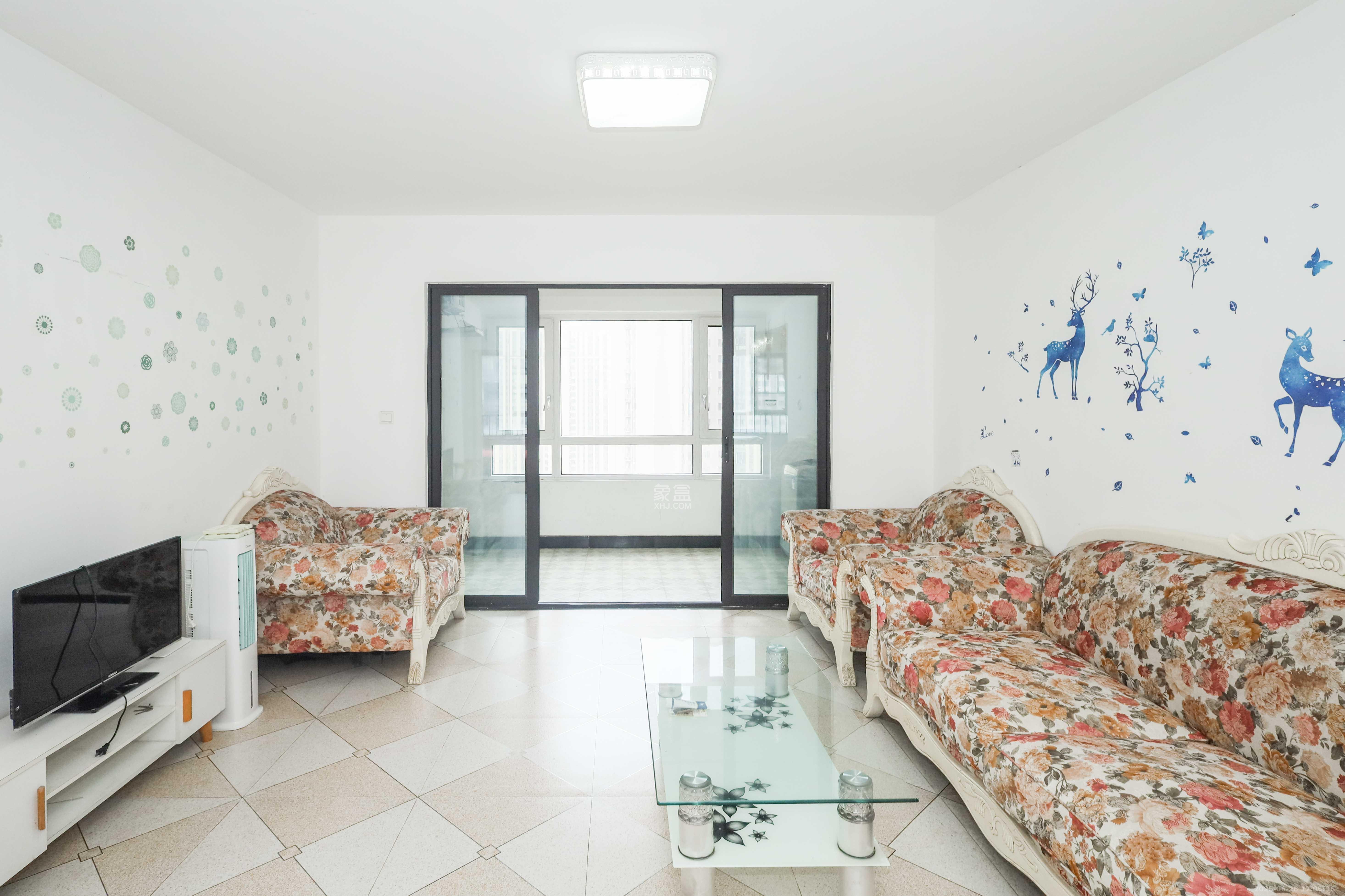 惠天然梅岭国际 3室2厅2卫 130.0万 惠天然梅岭国际 3室2厅2卫 130.0万客厅