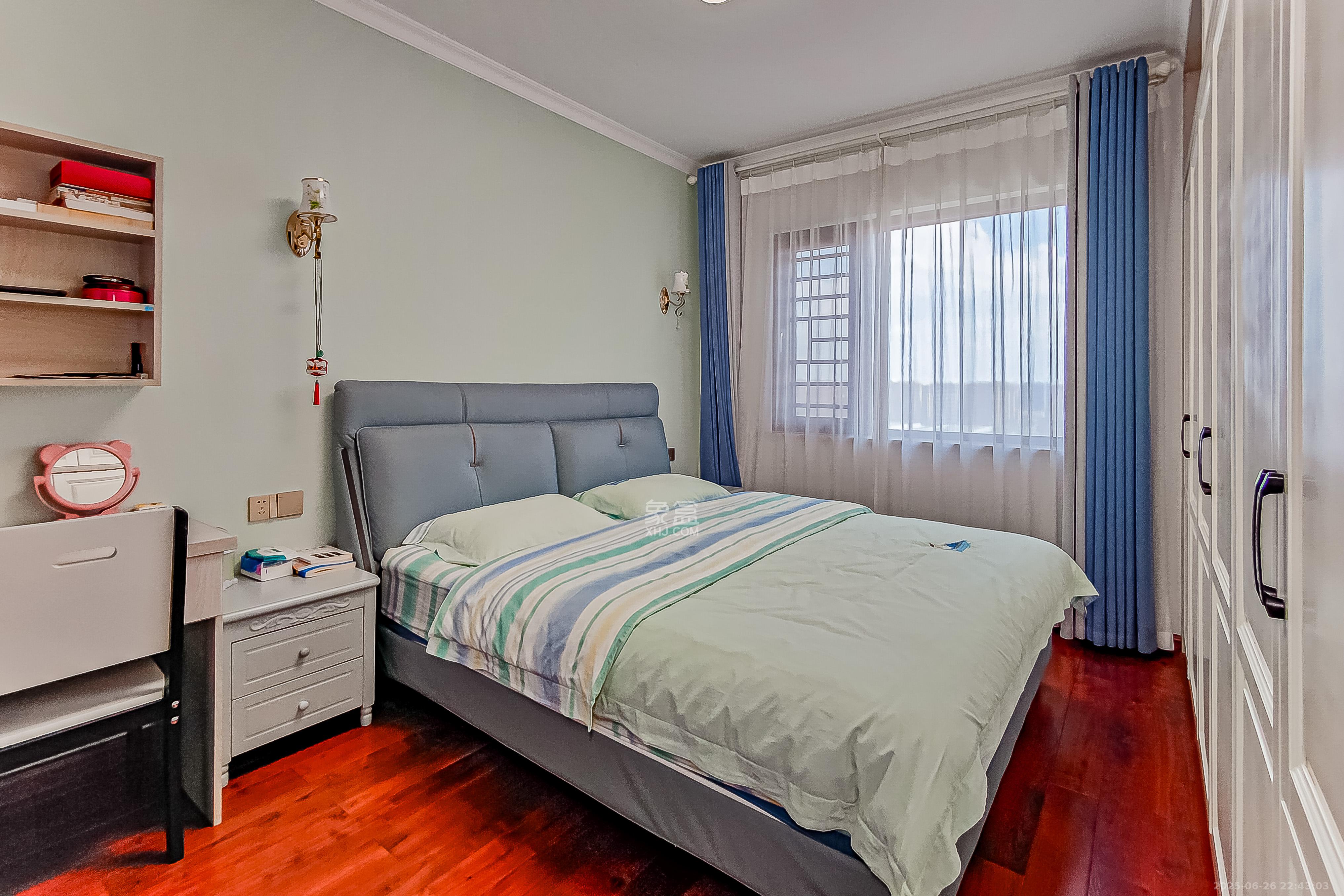 华润置地广场二期  3室2厅2卫    89.8万 华润置地广场二期  3室2厅2卫    89.8万卧室