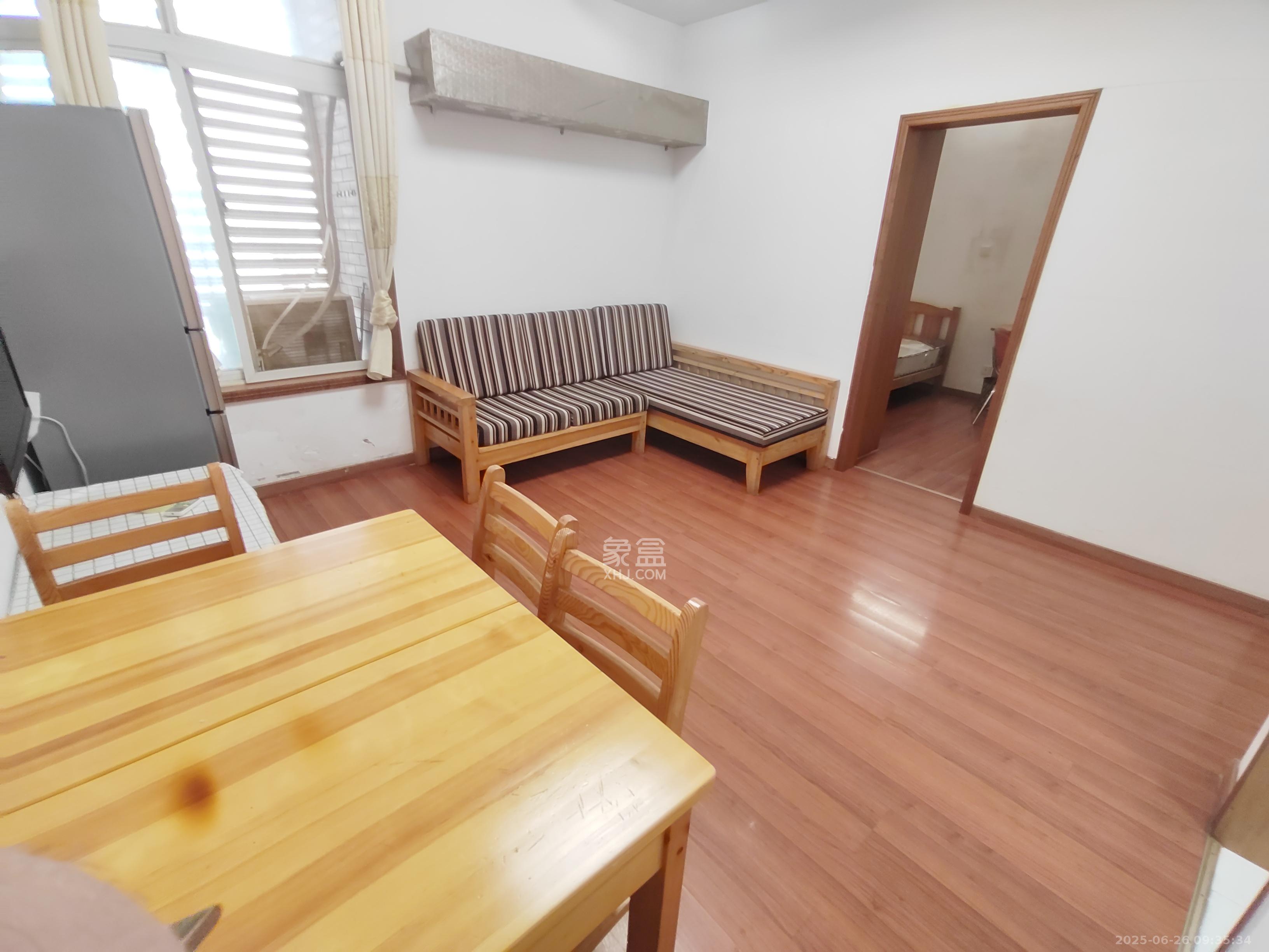 阳光新城  2室1厅1卫   1700.00元/月室内图