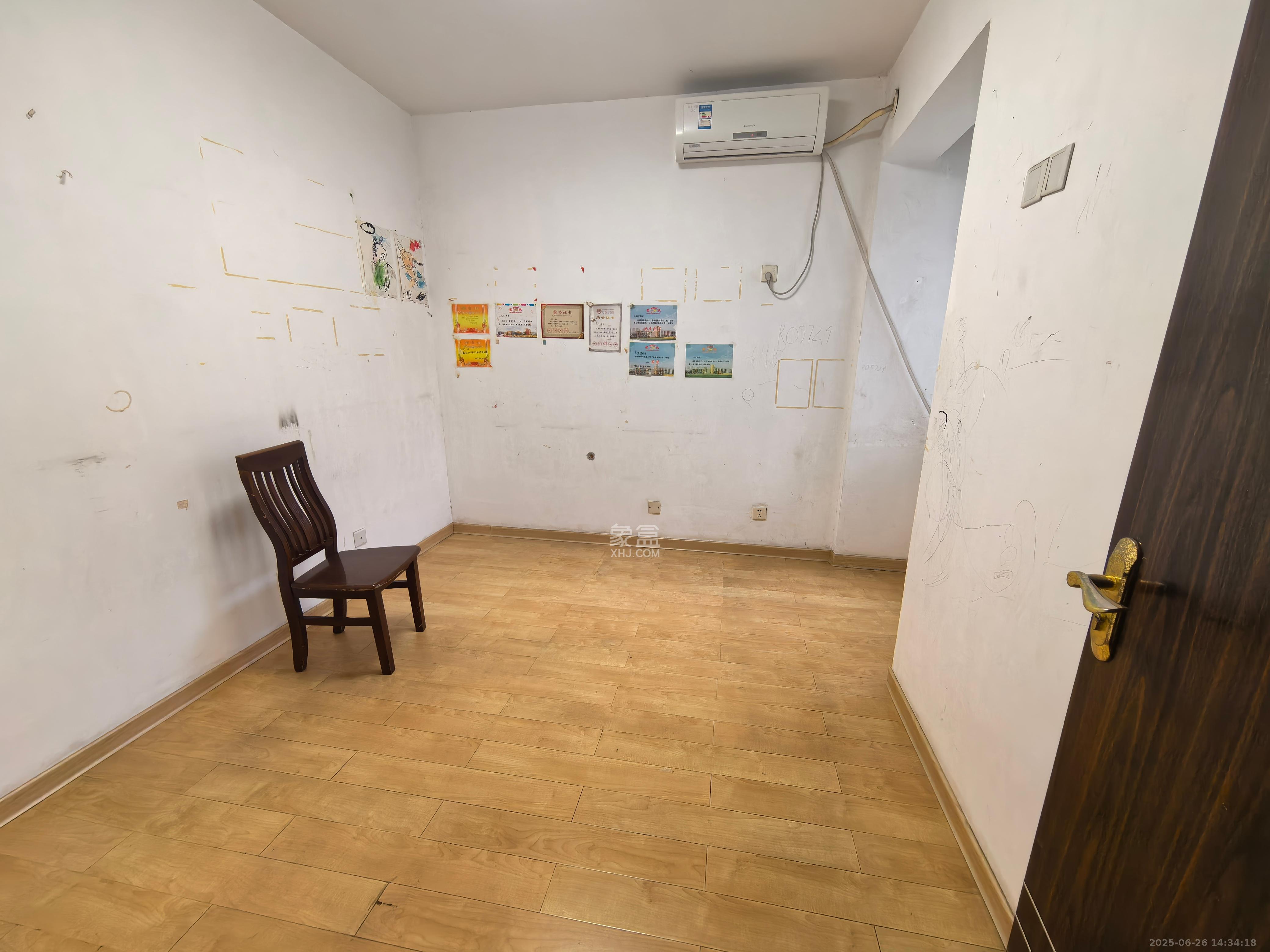 申奥美域  3室2厅2卫    2200.0元/月 申奥美域  3室2厅2卫    2200.0元/月室内图