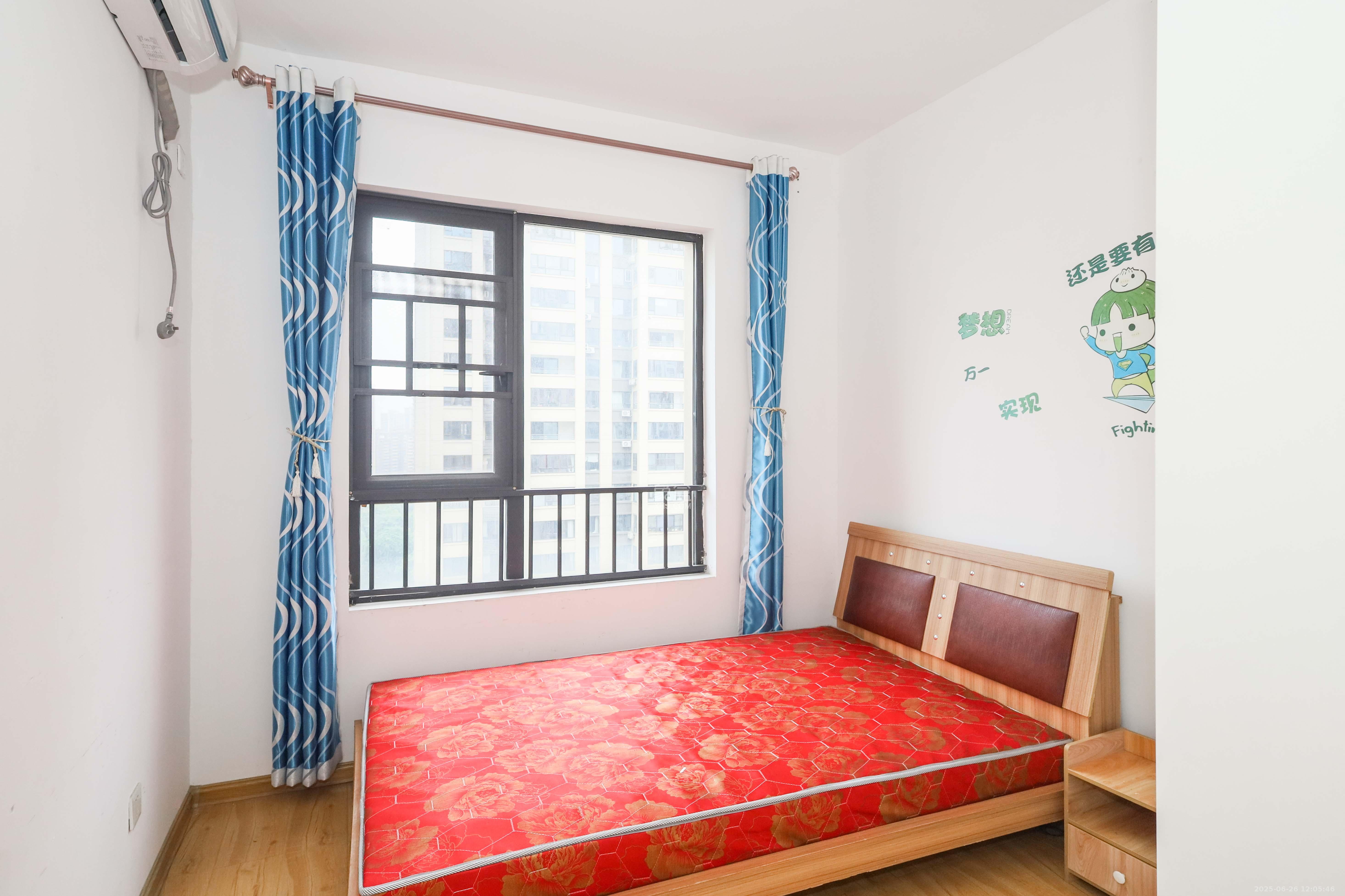 惠天然梅岭国际  3室2厅2卫    130.0万卧室