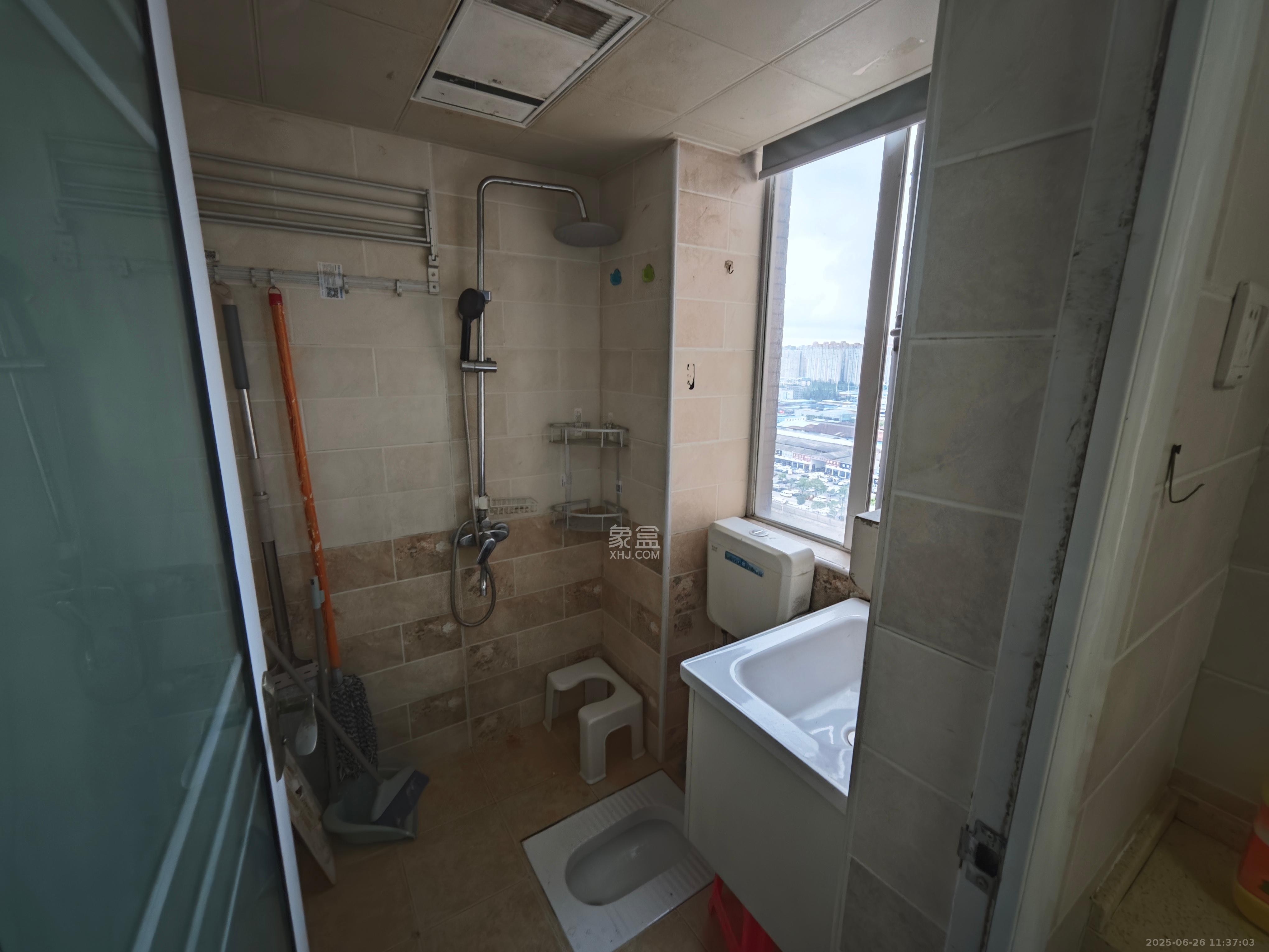 恒广国际景园一二区 1室2厅1卫 1900.0元/月 恒广国际景园一二区 1室2厅1卫 1900.0元/月室内图