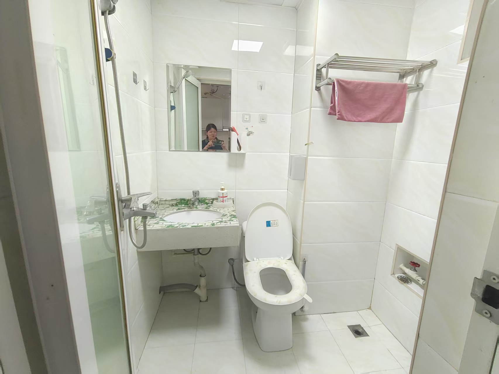 梓湖东城  1室0厅1卫   800.00元/月