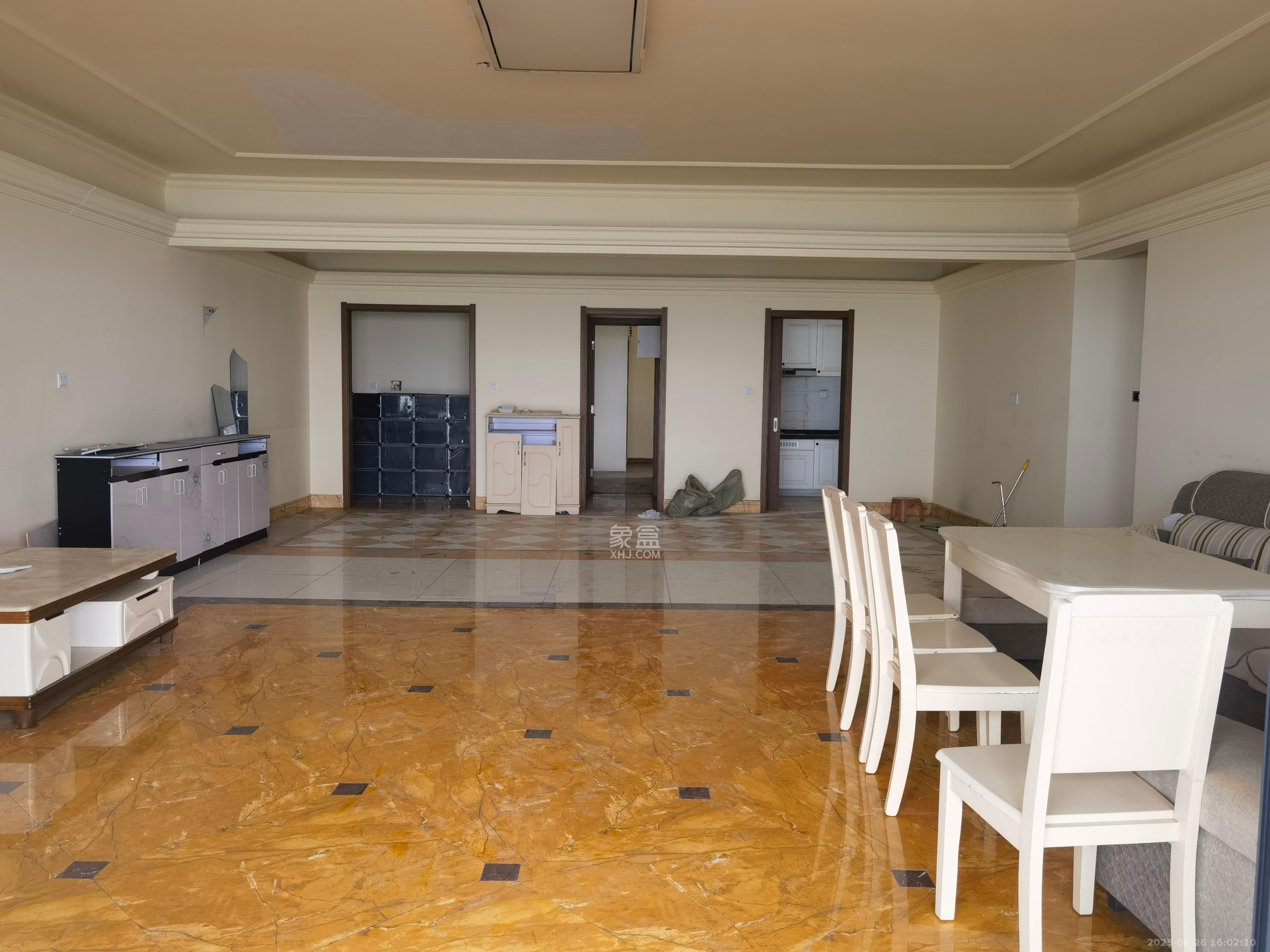 碧桂园威尼斯城 4室2厅2卫 4500.0元/月 碧桂园威尼斯城 4室2厅2卫 4500.0元/月室内图