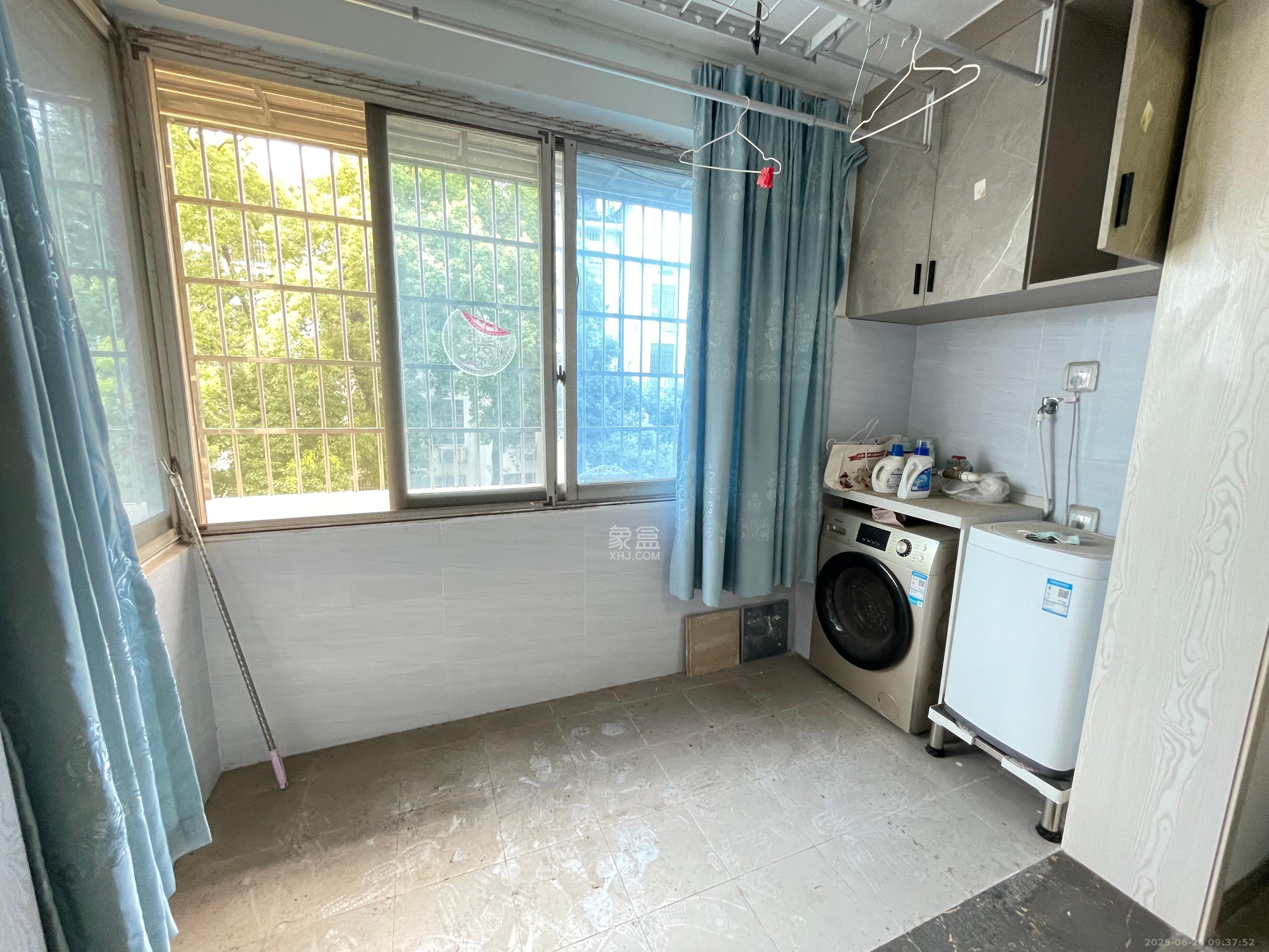中建五局信和苑四区  2室2厅1卫   1500.00元/月室内图