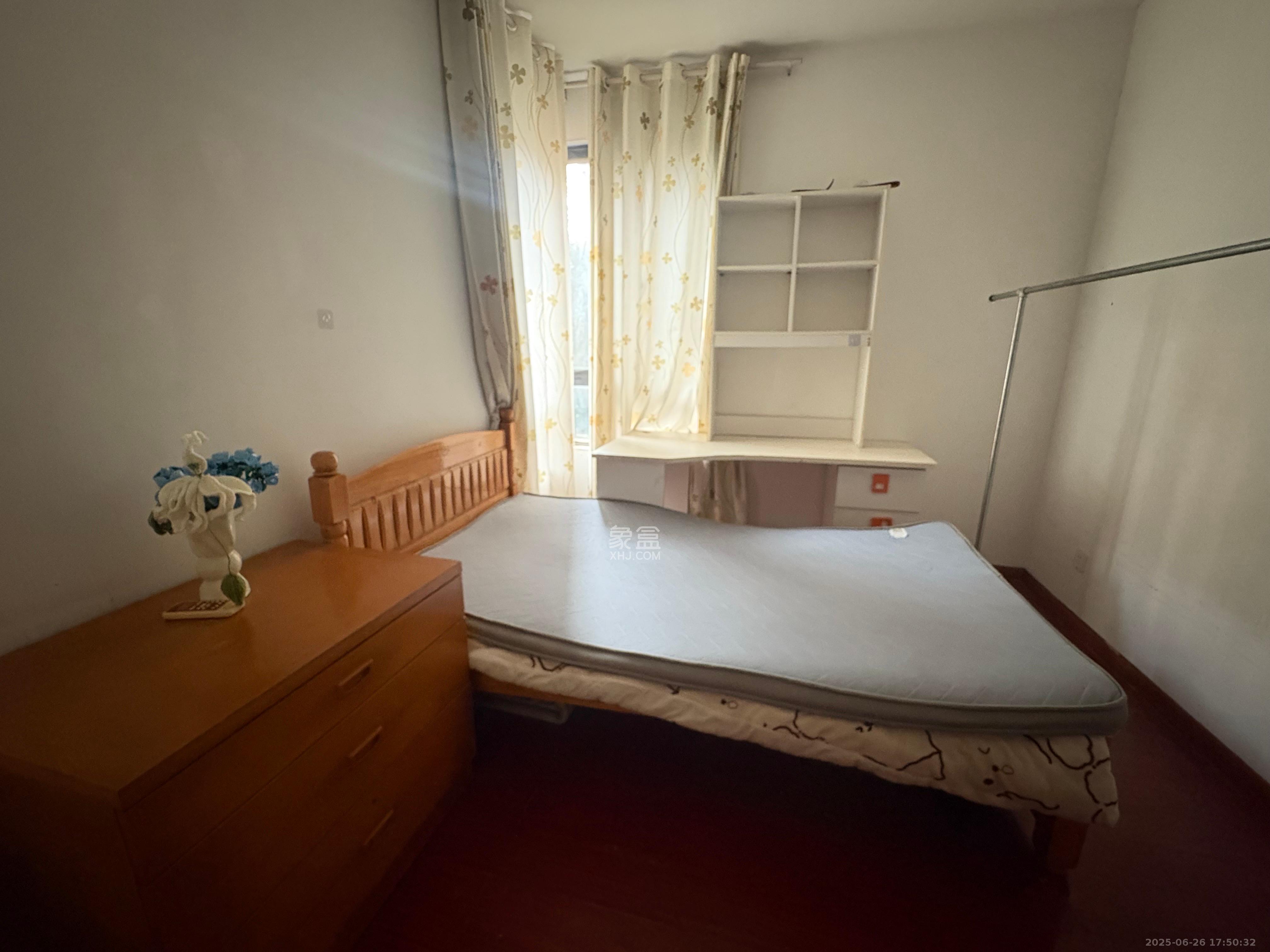 华润凤凰城一期 1室2厅1卫 1600.0元/月 华润凤凰城一期 1室2厅1卫 1600.0元/月室内图