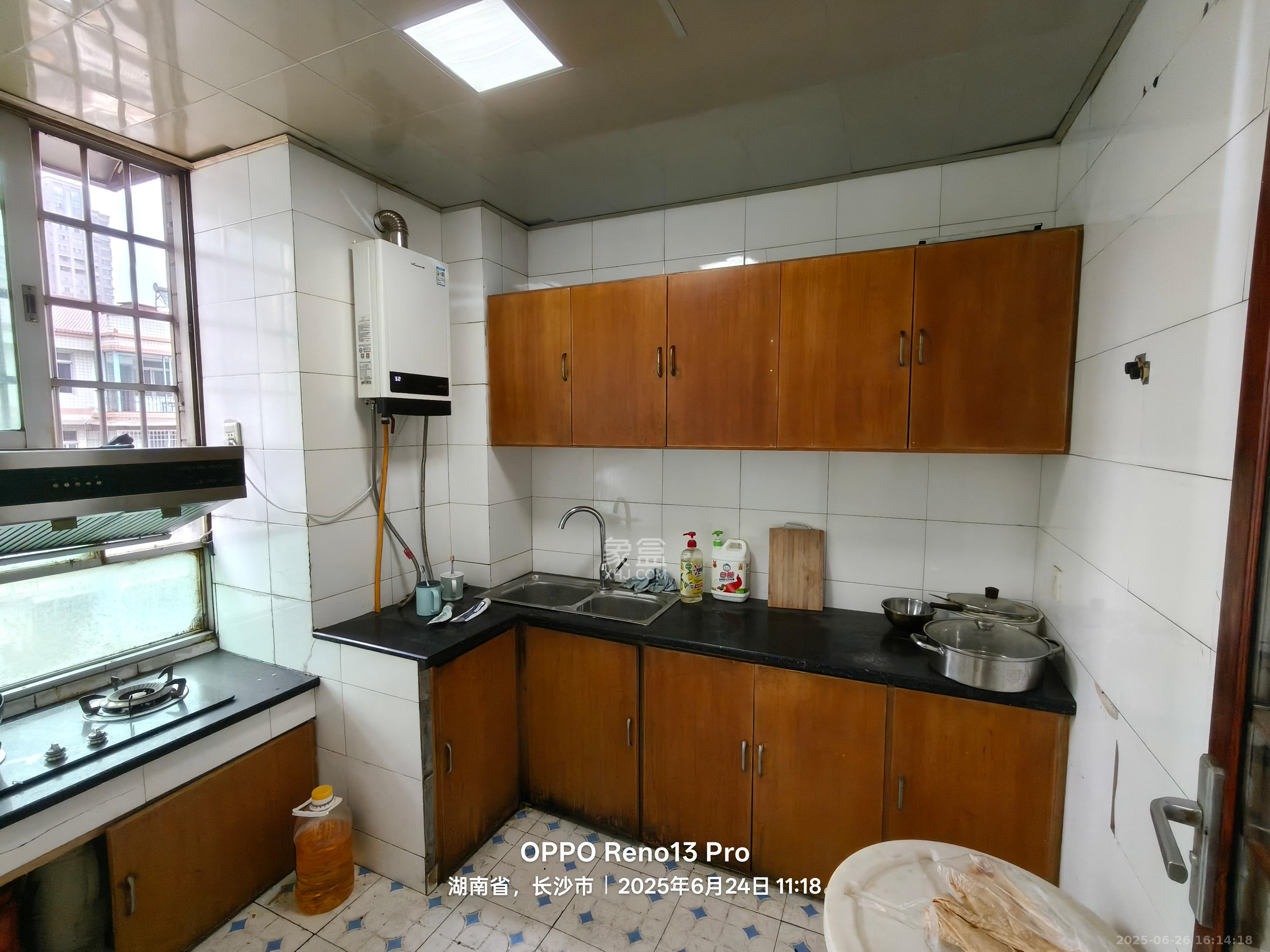 友谊小区公寓楼  3室2厅2卫    2500.0元/月室内图