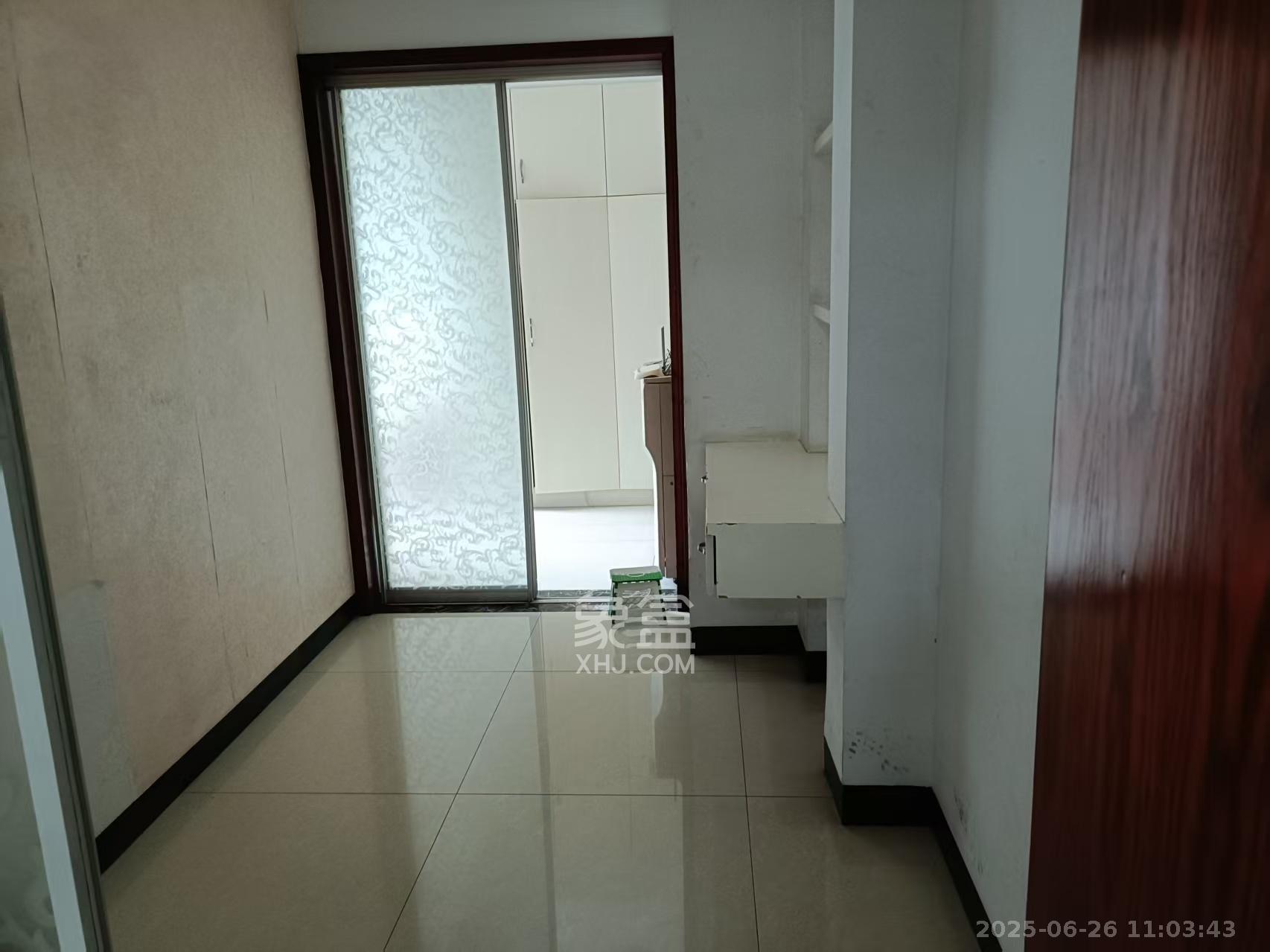 森林公园壹号(森林雅苑) 4室2厅2卫 2200.0元/月 森林公园壹号(森林雅苑) 4室2厅2卫 2200.0元/月室内图