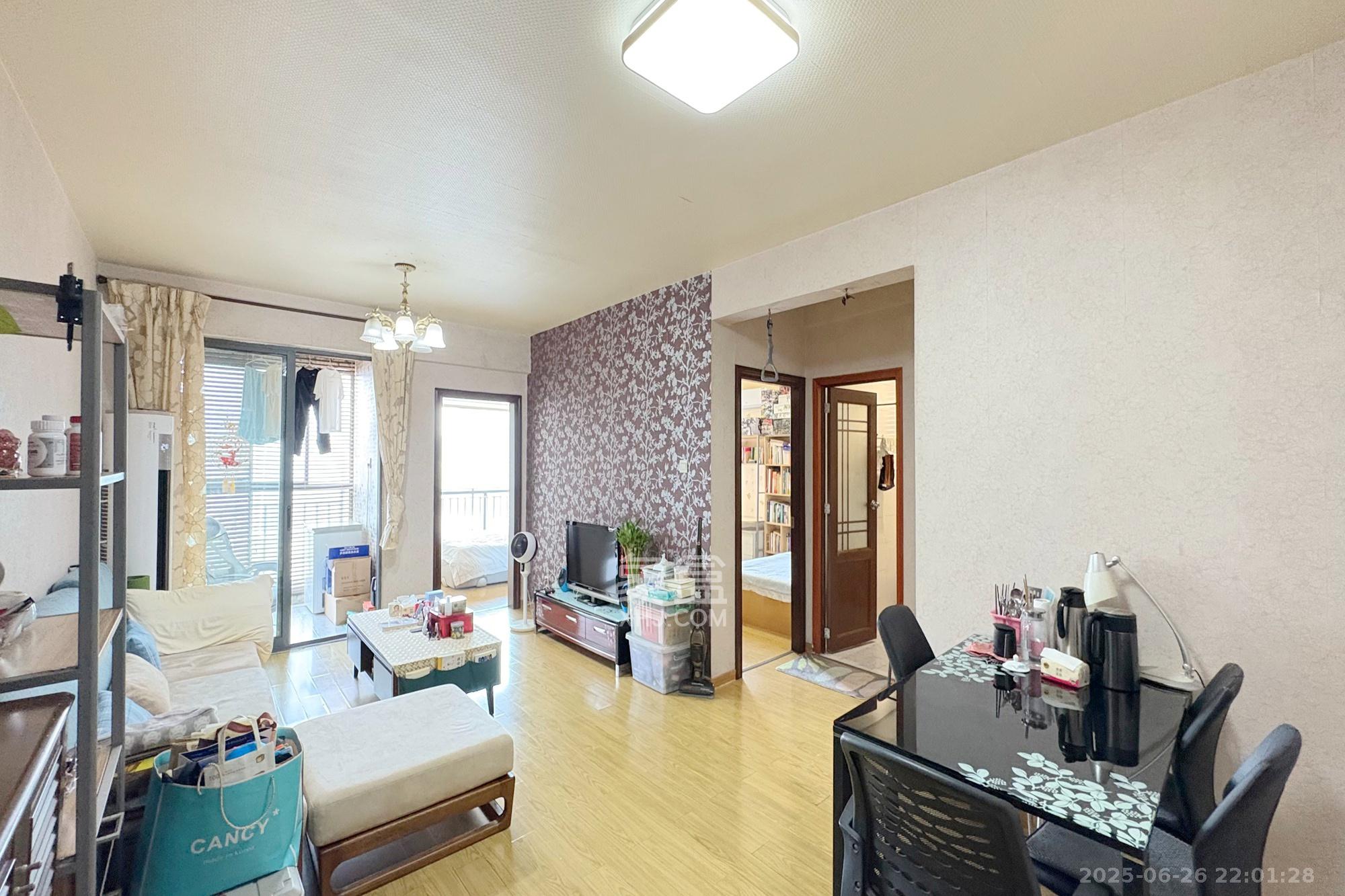 湘域中央 2室1厅1卫 110.0万 湘域中央 2室1厅1卫 110.0万客厅