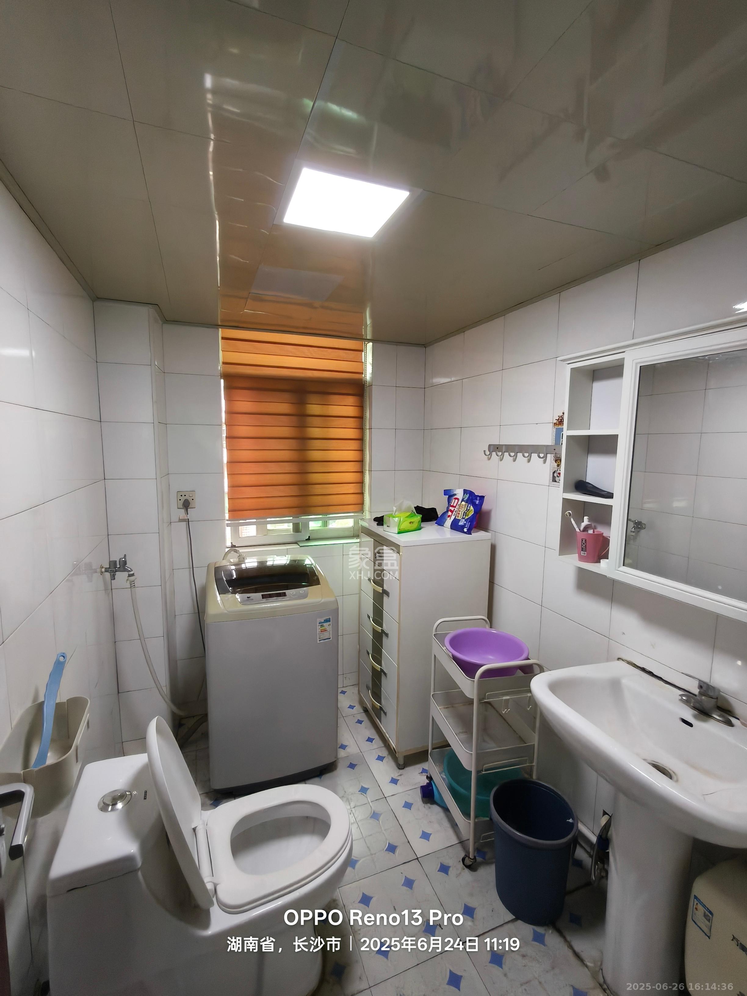 友谊小区公寓楼  3室2厅2卫    2500.0元/月室内图