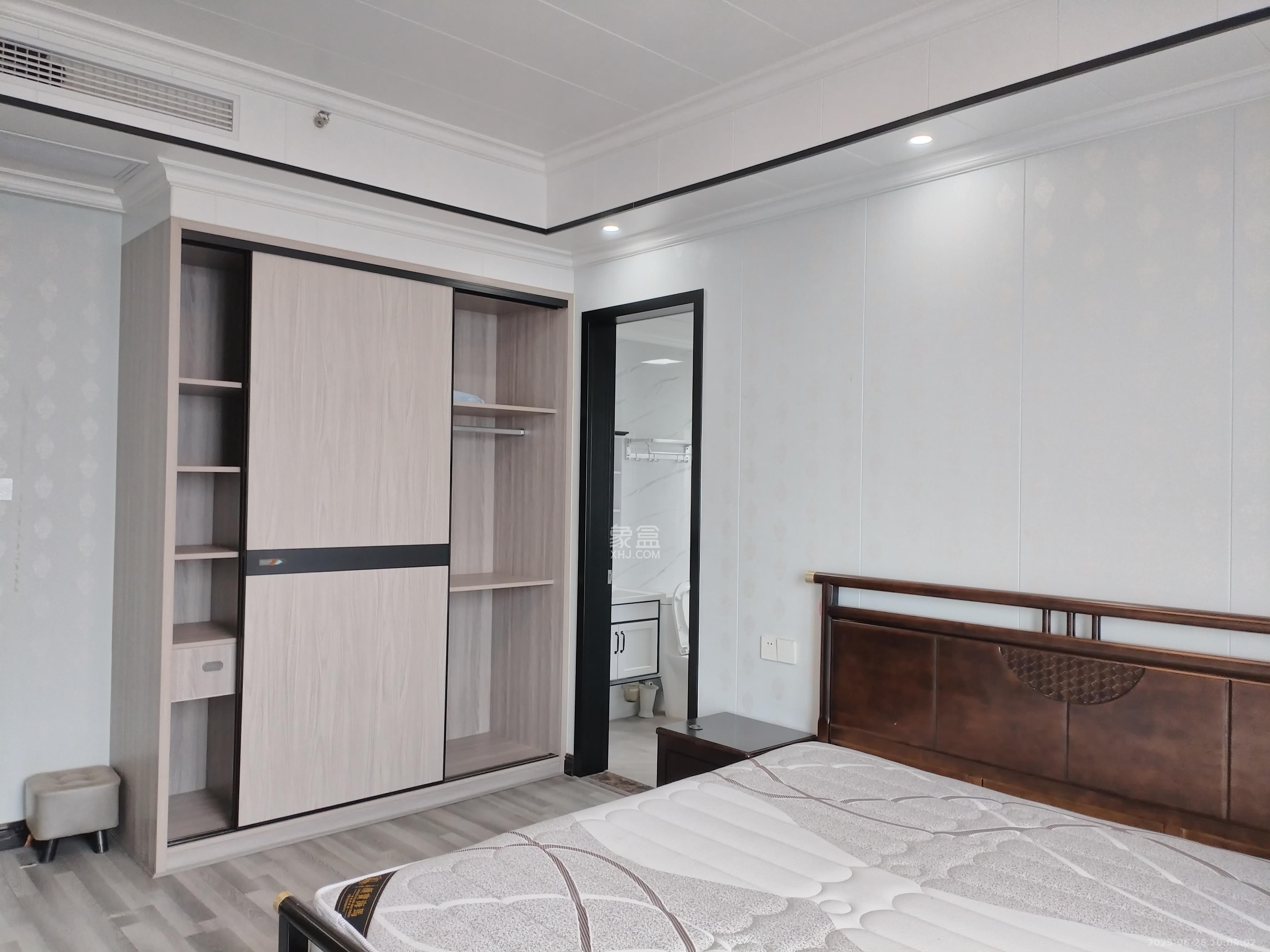 湘江壹号一二三期(创远湘江壹号) 4室2厅3卫 6300.0元/月 湘江壹号一二三期(创远湘江壹号) 4室2厅3卫 6300.0元/月室内图