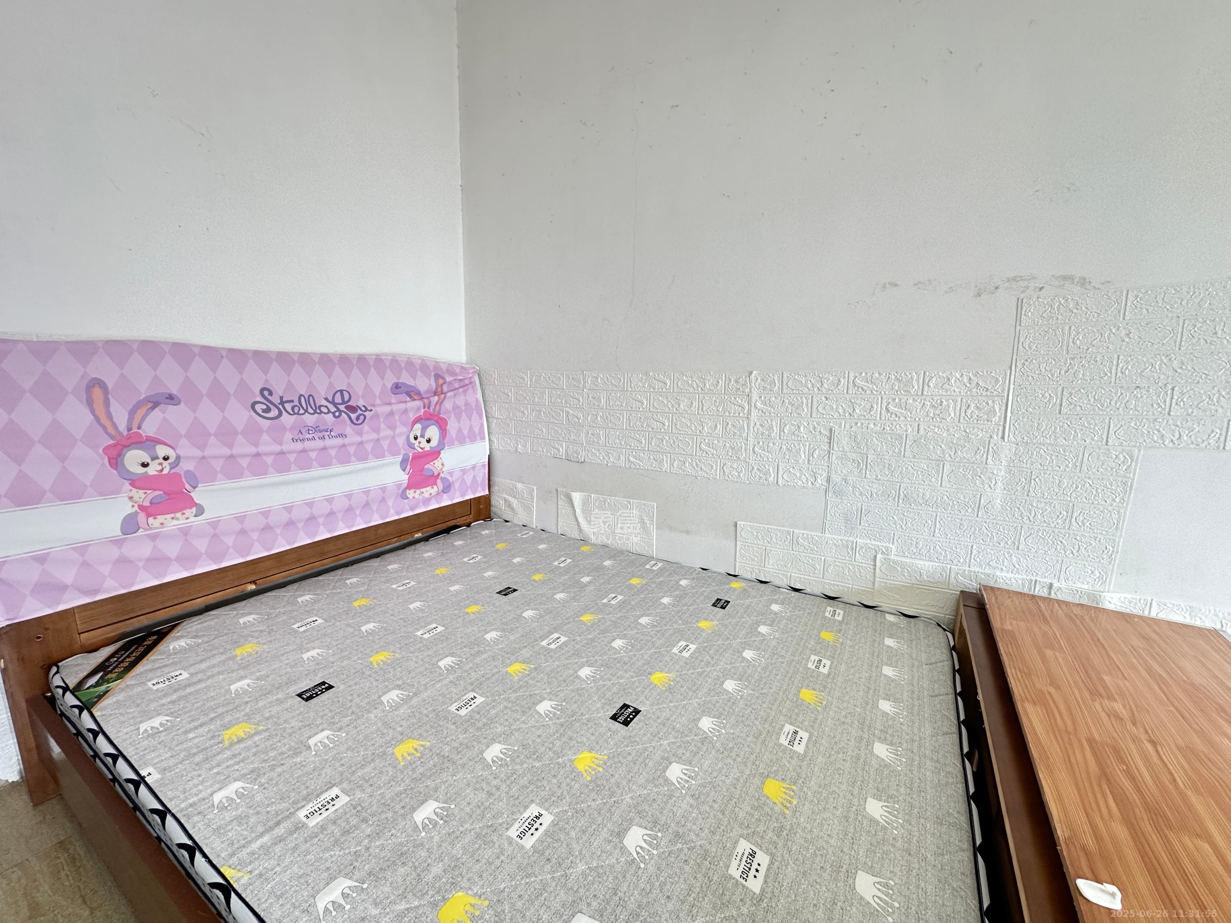 山水华景  1室1厅1卫   1200.00元/月室内图