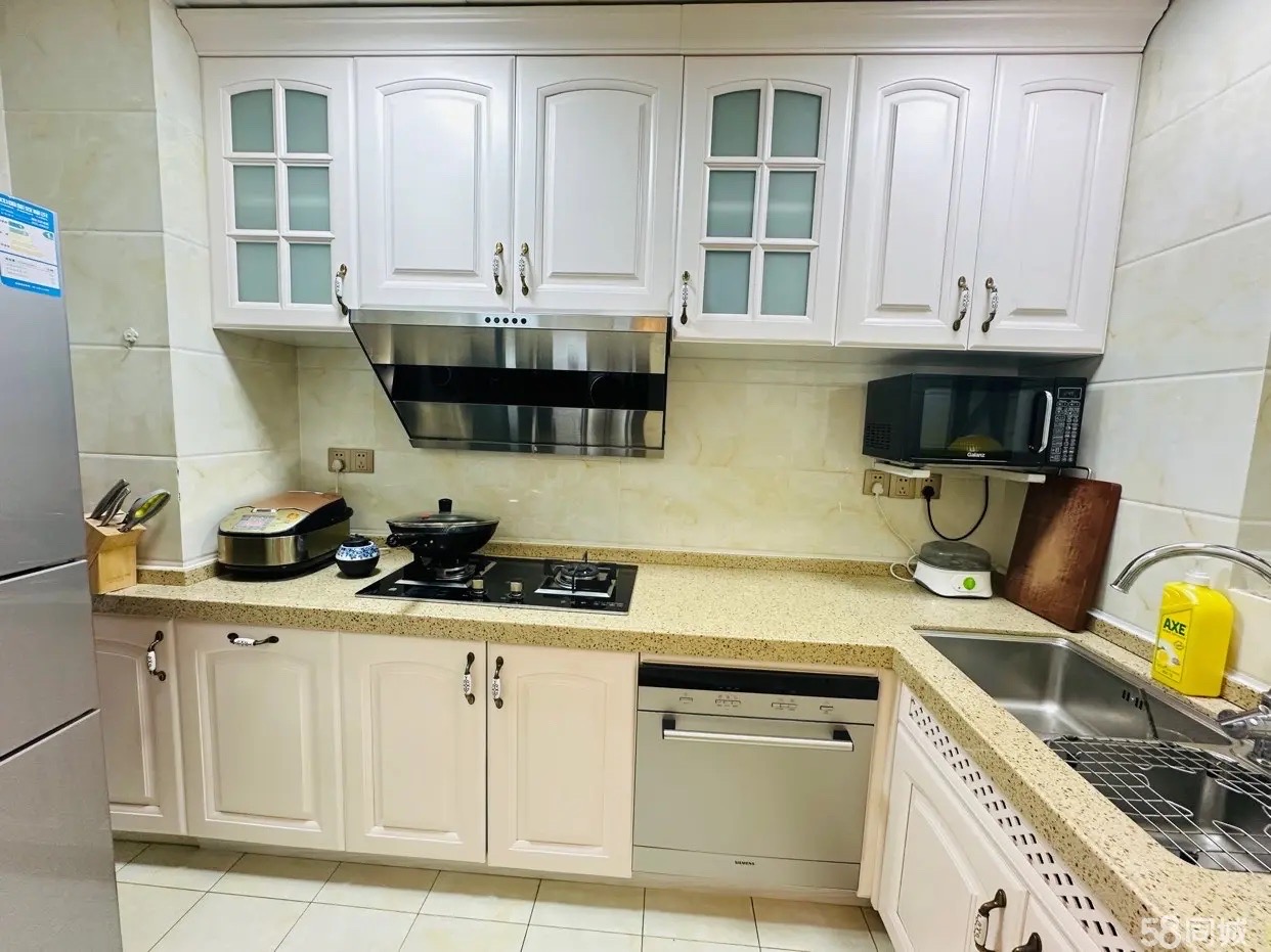 海航豪庭北苑 3室2厅2卫 5000.0元/月 海航豪庭北苑 3室2厅2卫 5000.0元/月室内图