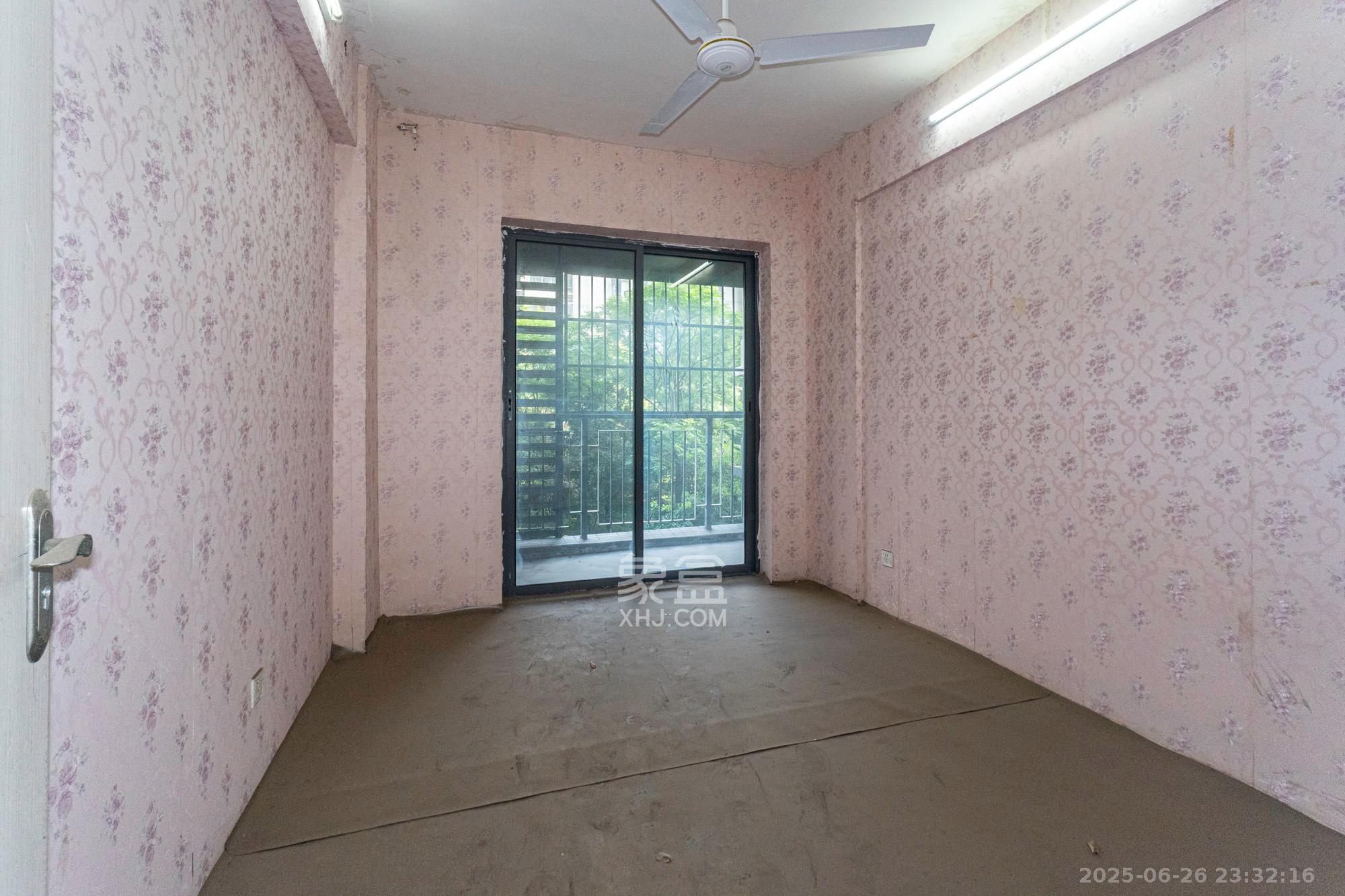 恒基凯旋门一二期 3室2厅1卫 155.98万 恒基凯旋门一二期 3室2厅1卫 155.98万卧室