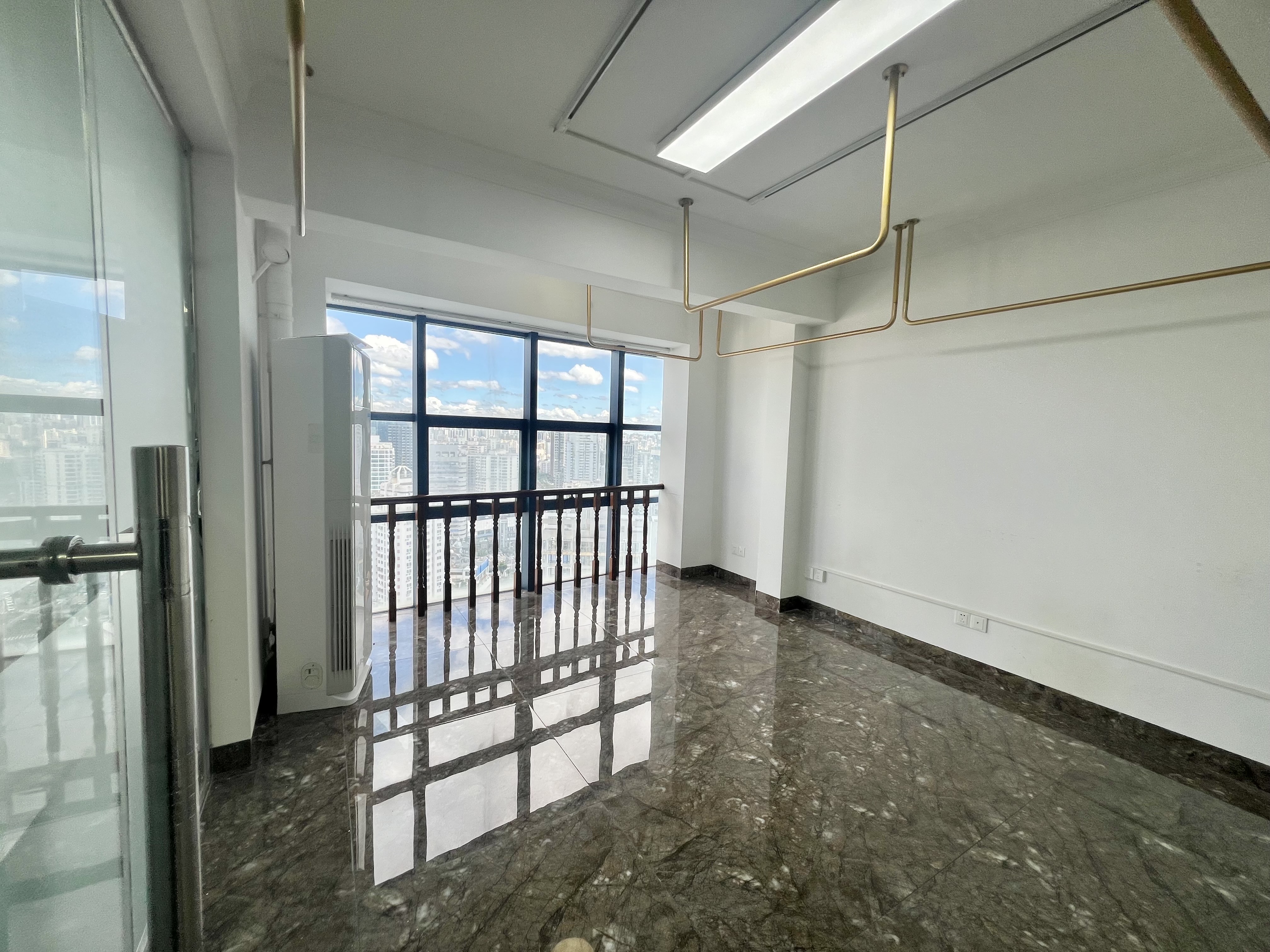 金城SOHO（海岸金城金城国际）  1室1厅1卫   8500.00元/月室内图