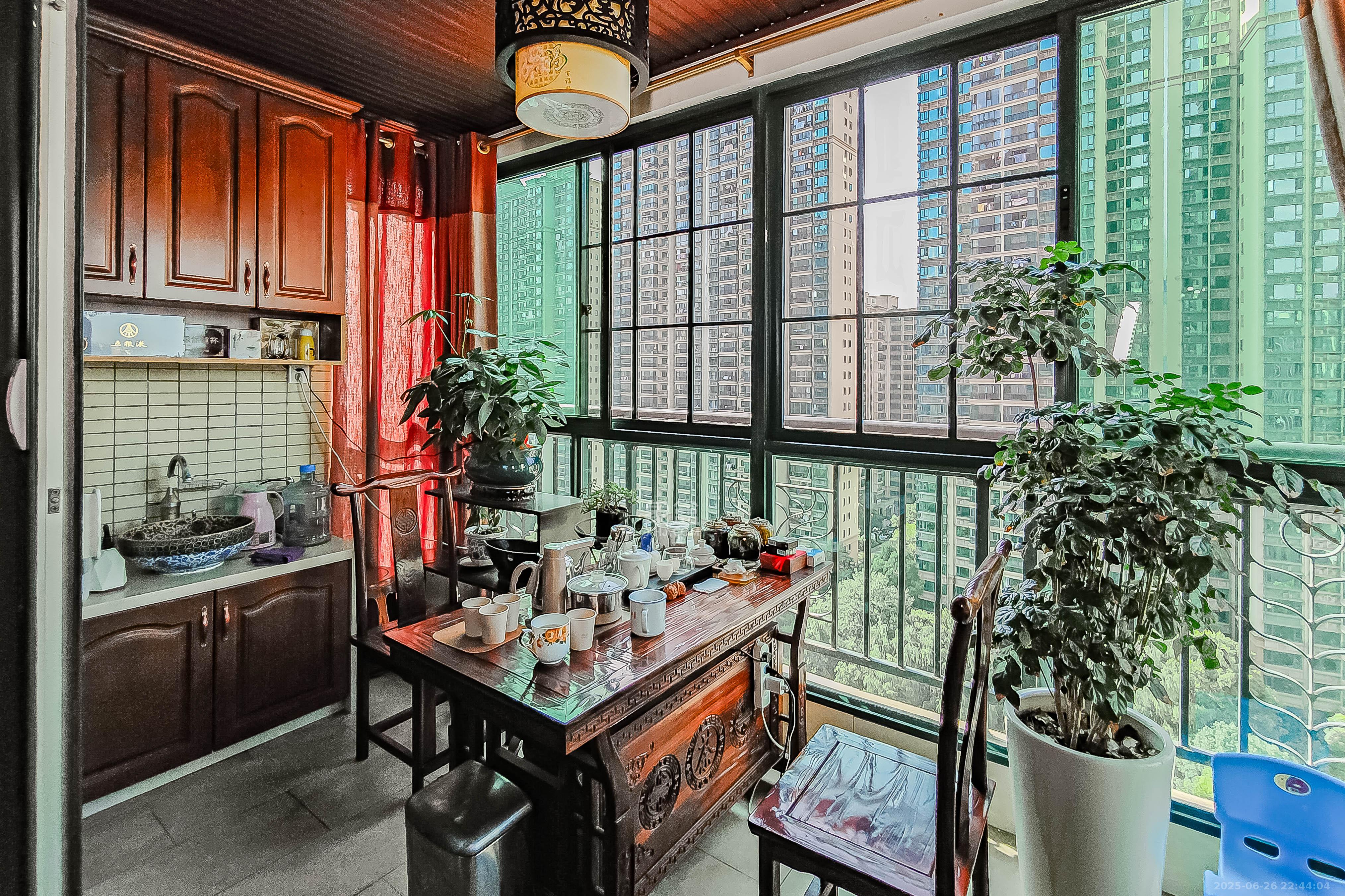 恒大翡翠华庭 4室2厅2卫 139.8万 恒大翡翠华庭 4室2厅2卫 139.8万阳台