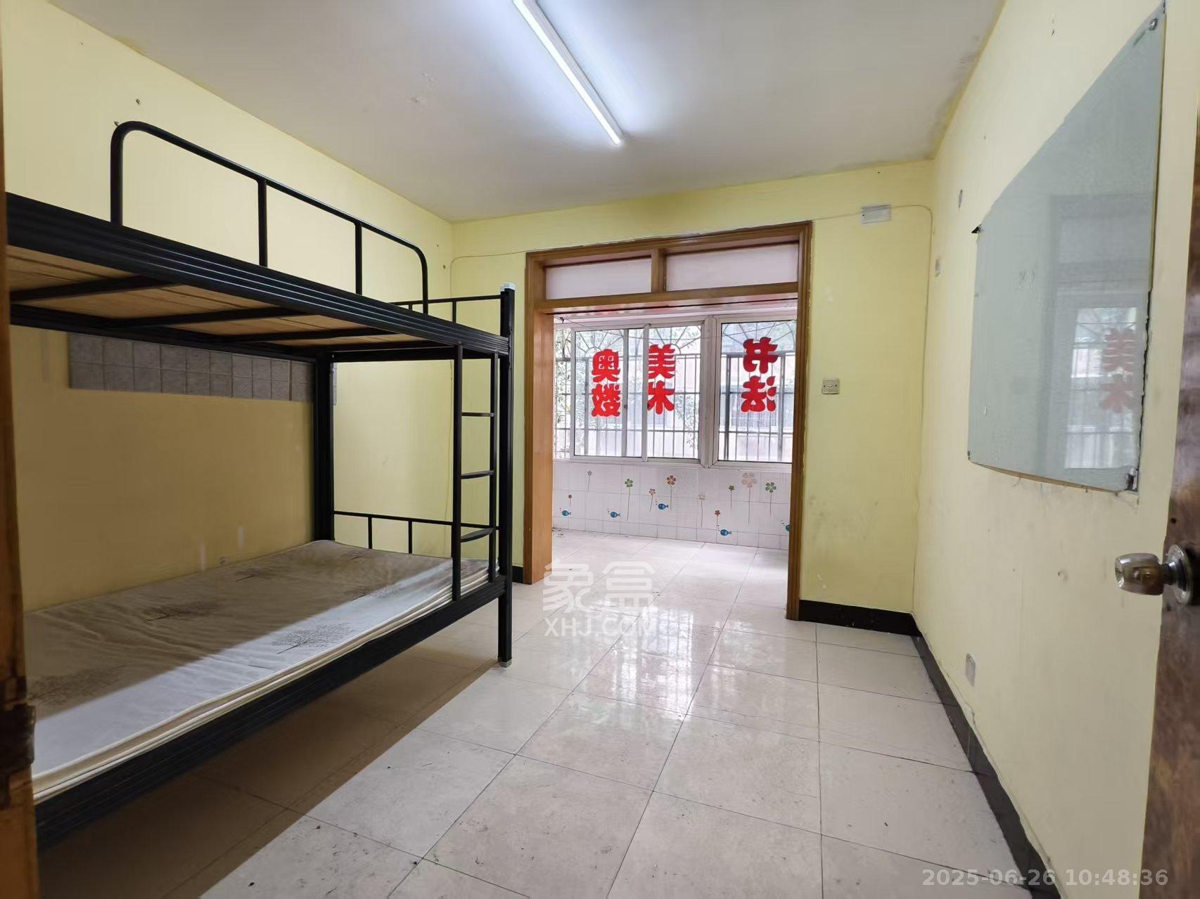 新世纪家园 3室2厅2卫 2600.0元/月 新世纪家园 3室2厅2卫 2600.0元/月室内图