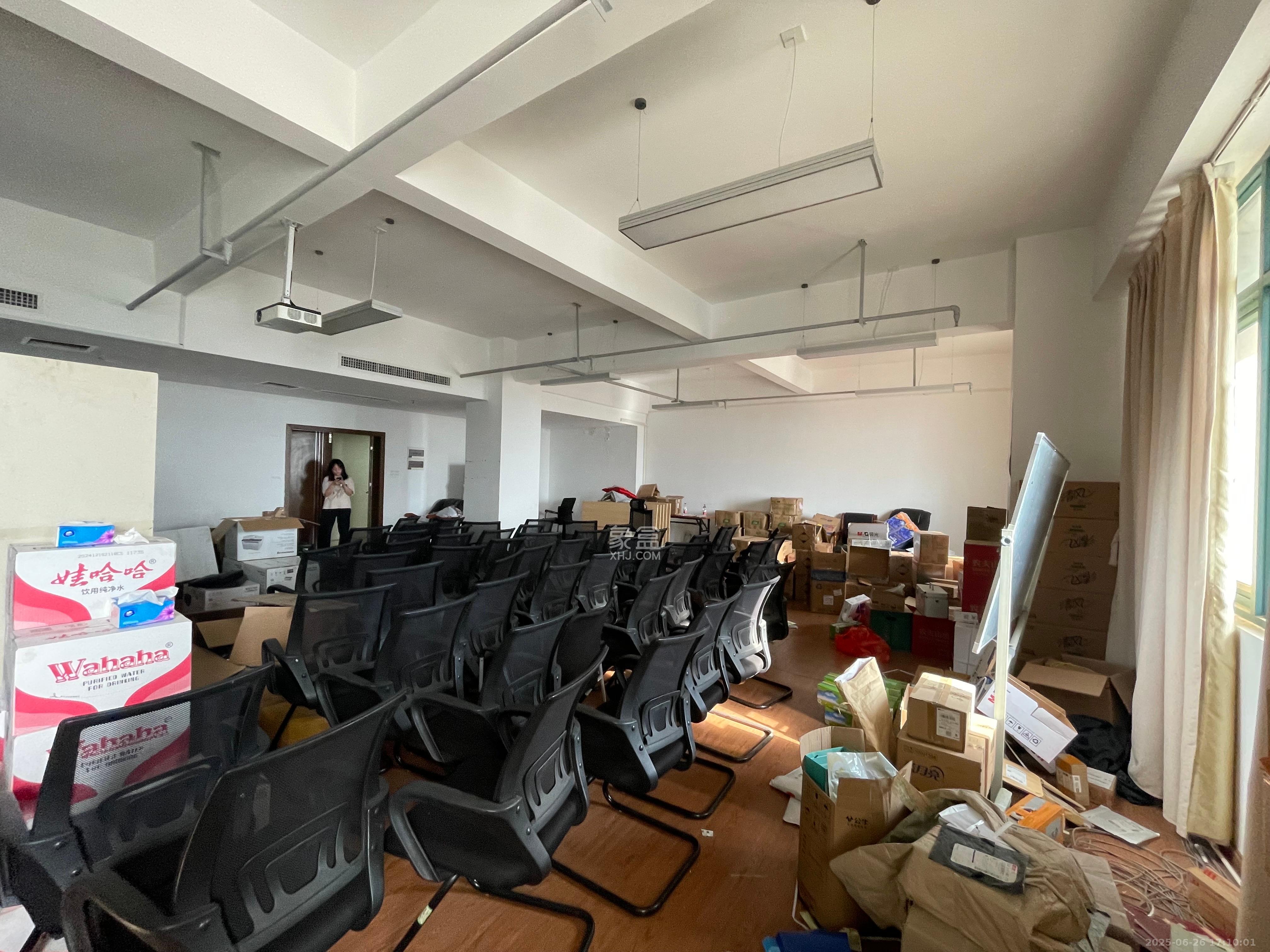 星城荣域   225.21㎡      6756.0元/月室内图