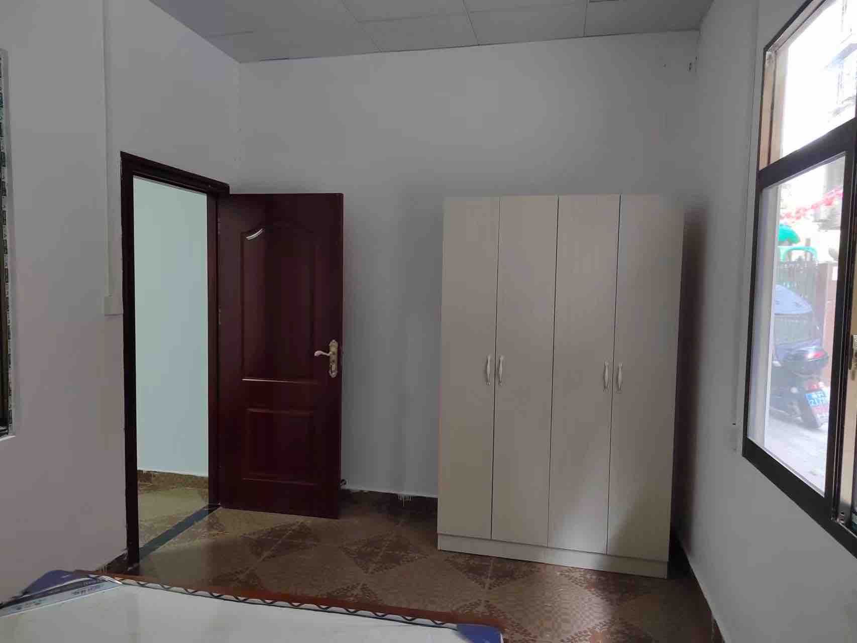 溪谷新村 1室1厅1卫 700.0元/月 溪谷新村 1室1厅1卫 700.0元/月室内图