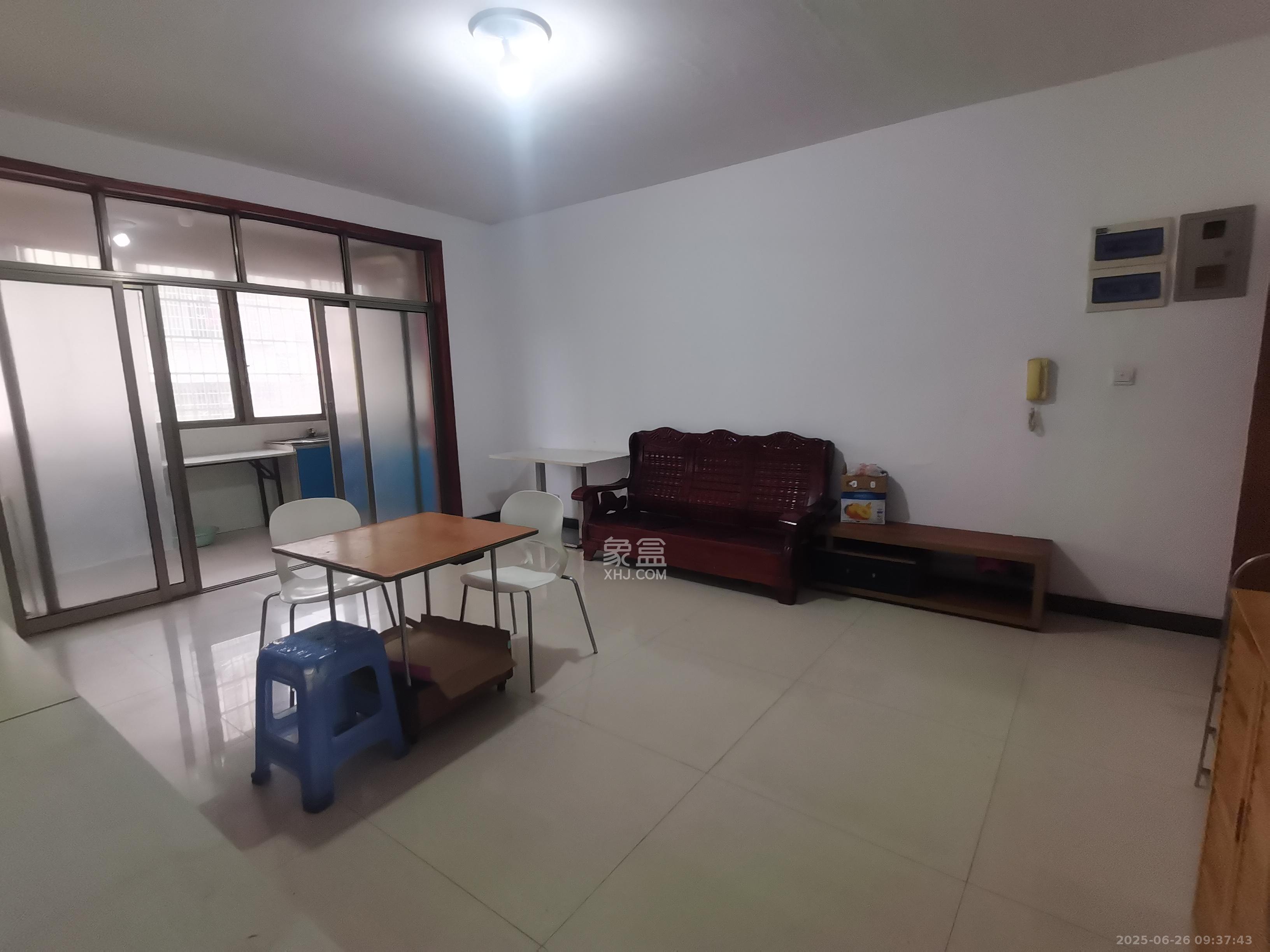 荷叶小区 2室2厅1卫 1050.0元/月 荷叶小区 2室2厅1卫 1050.0元/月室内图