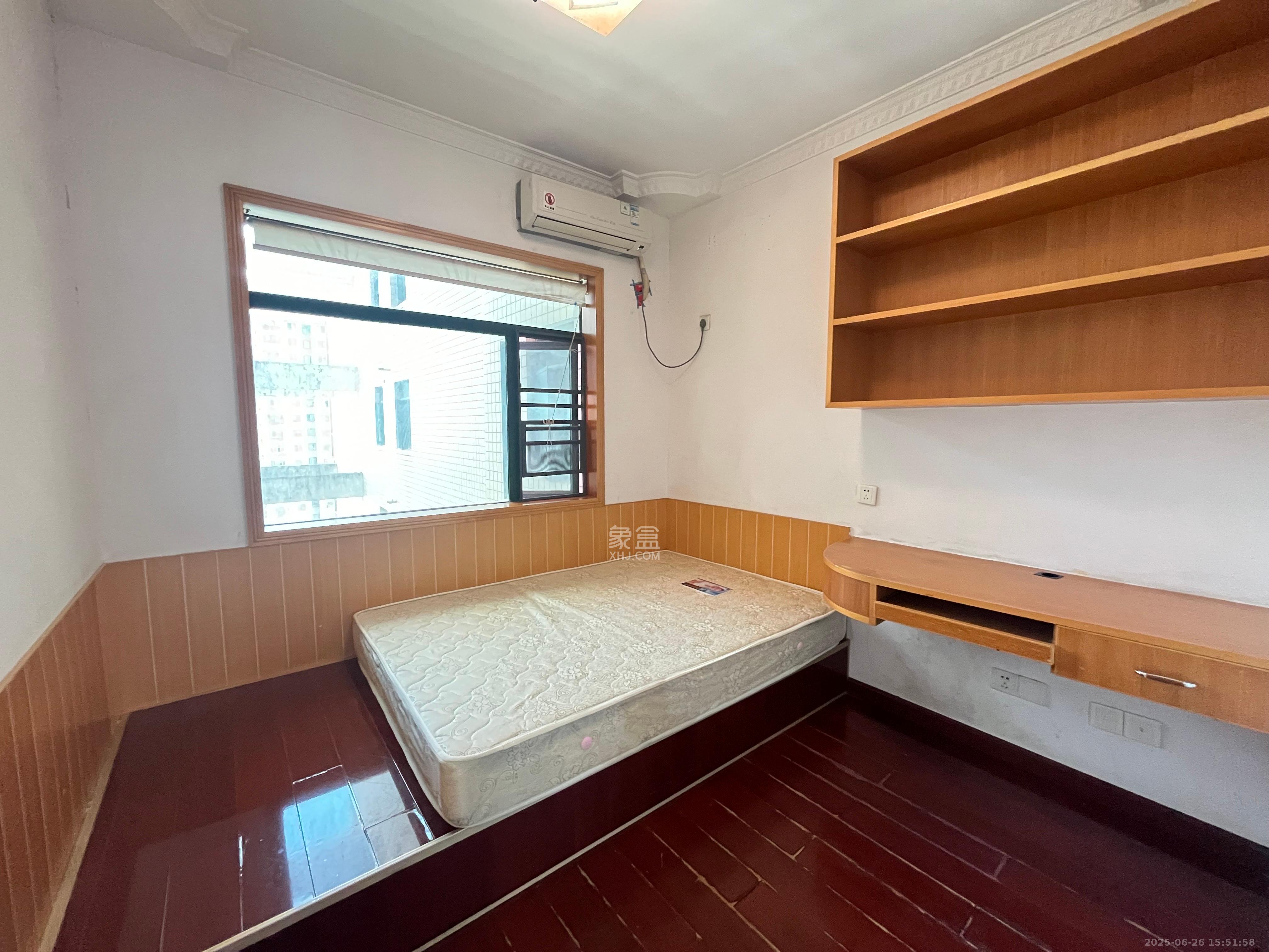 咸嘉新村嘉和苑  3室2厅2卫   2800.00元/月室内图