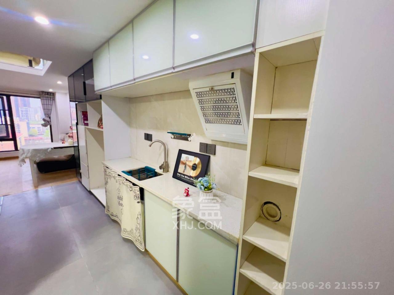 卓越江岸  2室1厅1卫   2900.00元/月室内图