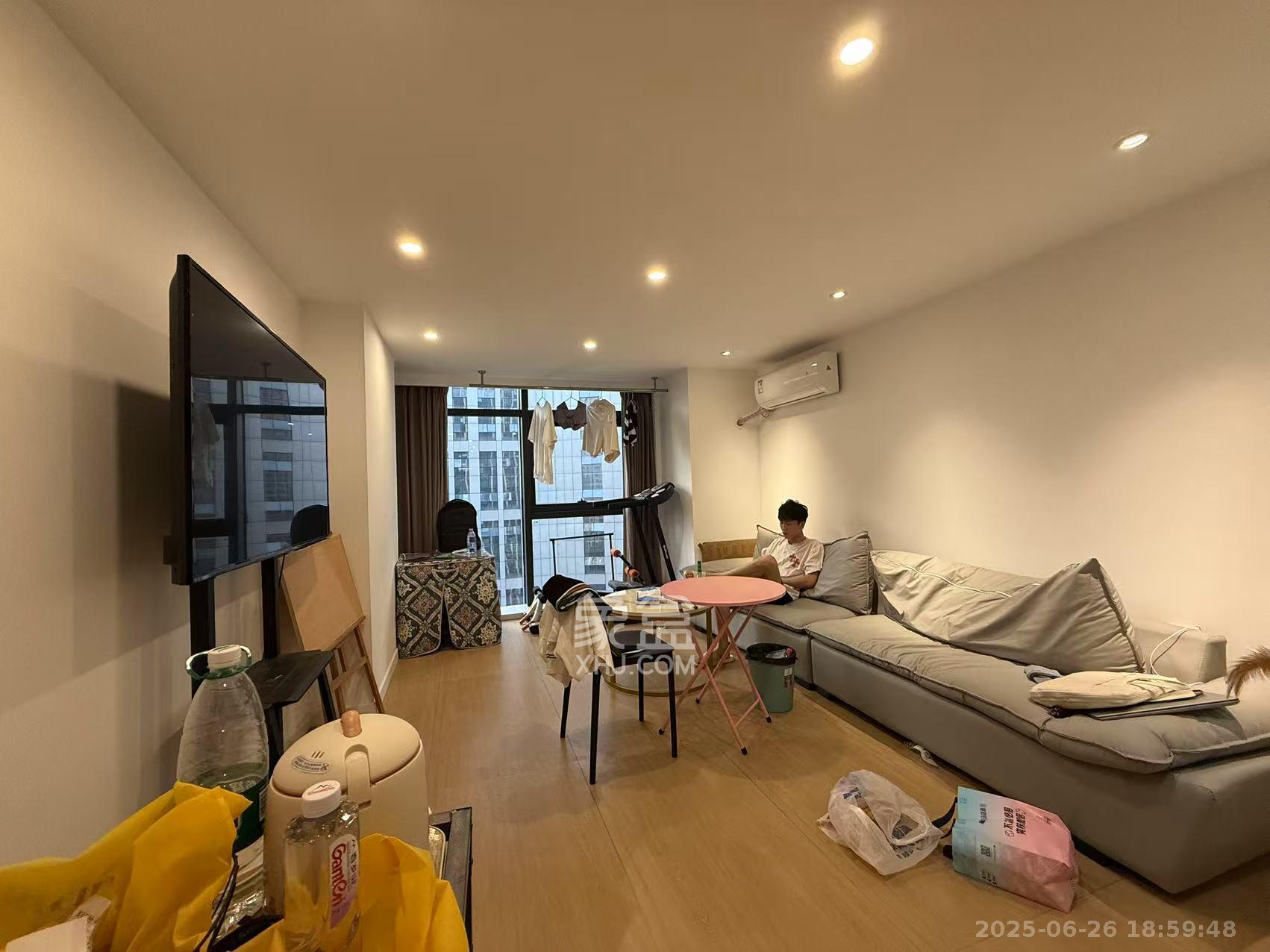 碧桂园印象  2室1厅1卫    2700.0元/月室内图