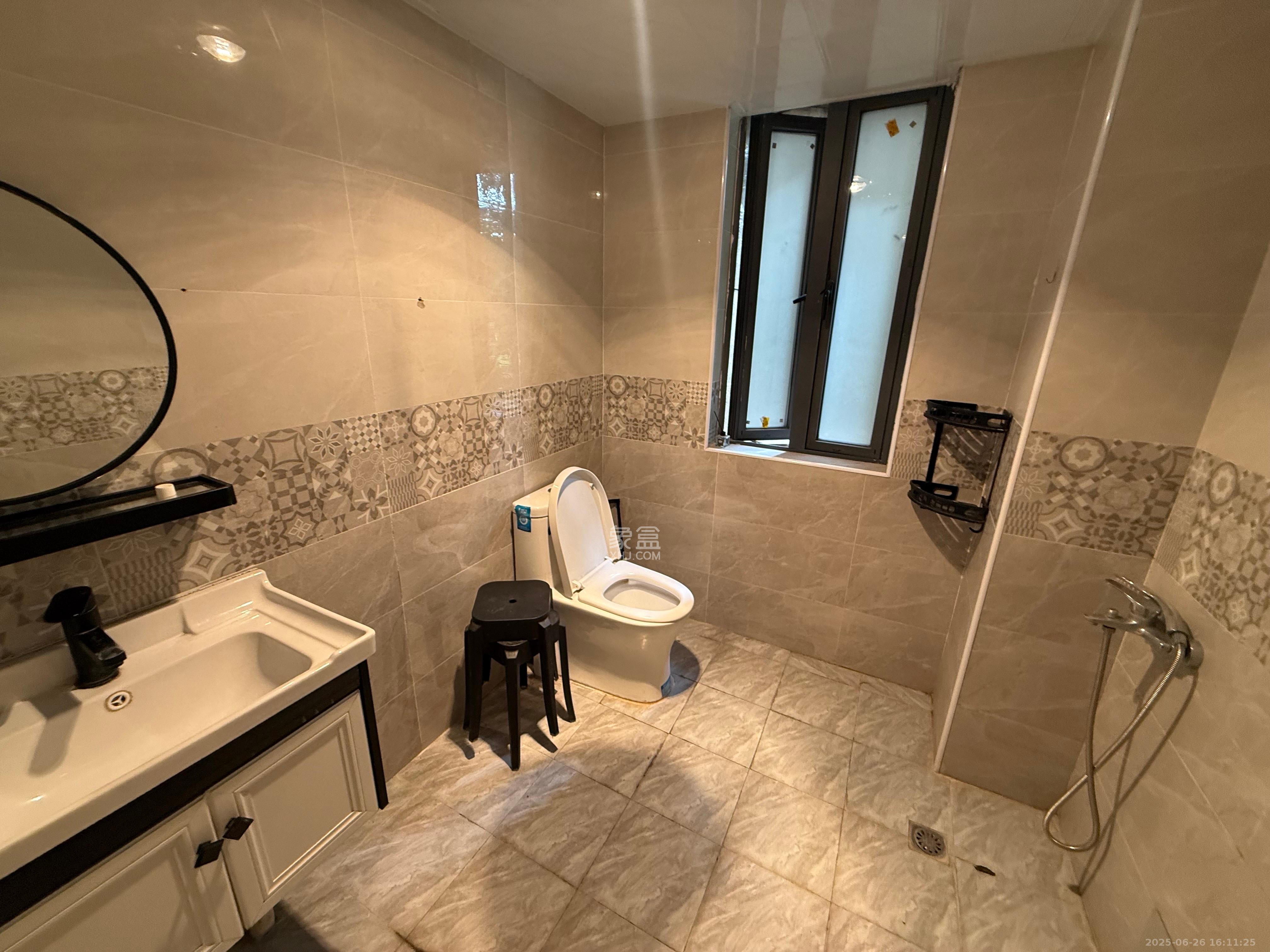 半山壹号 3室2厅2卫 2600.0元/月 半山壹号 3室2厅2卫 2600.0元/月室内图