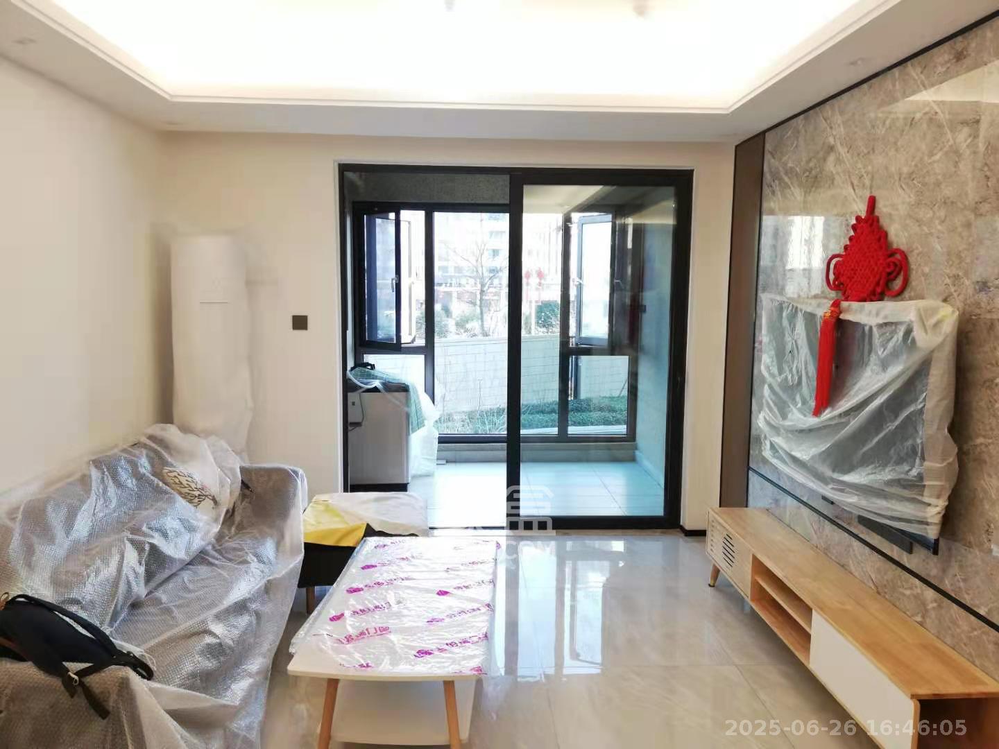 万科魅力之城天阔里  3室2厅2卫   2700.00元/月