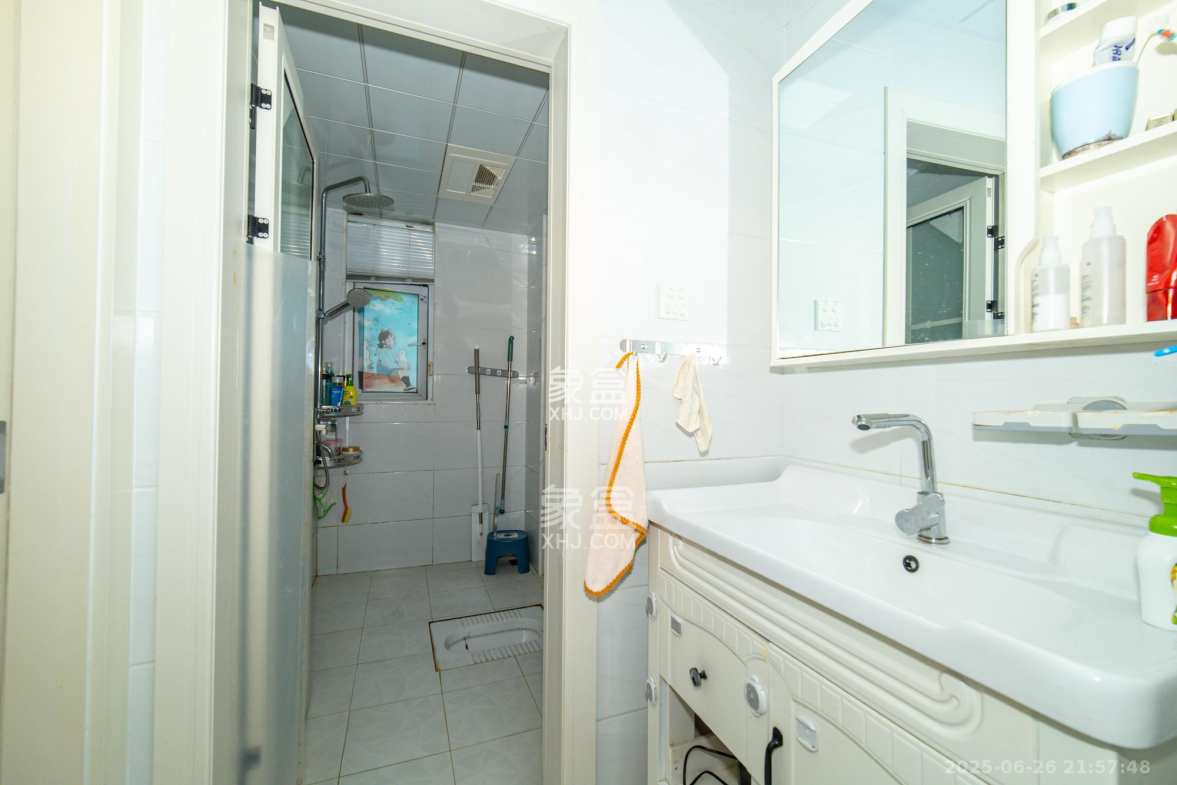 金科时代中心  3室2厅1卫    72.0万 金科时代中心  3室2厅1卫    72.0万卫生间