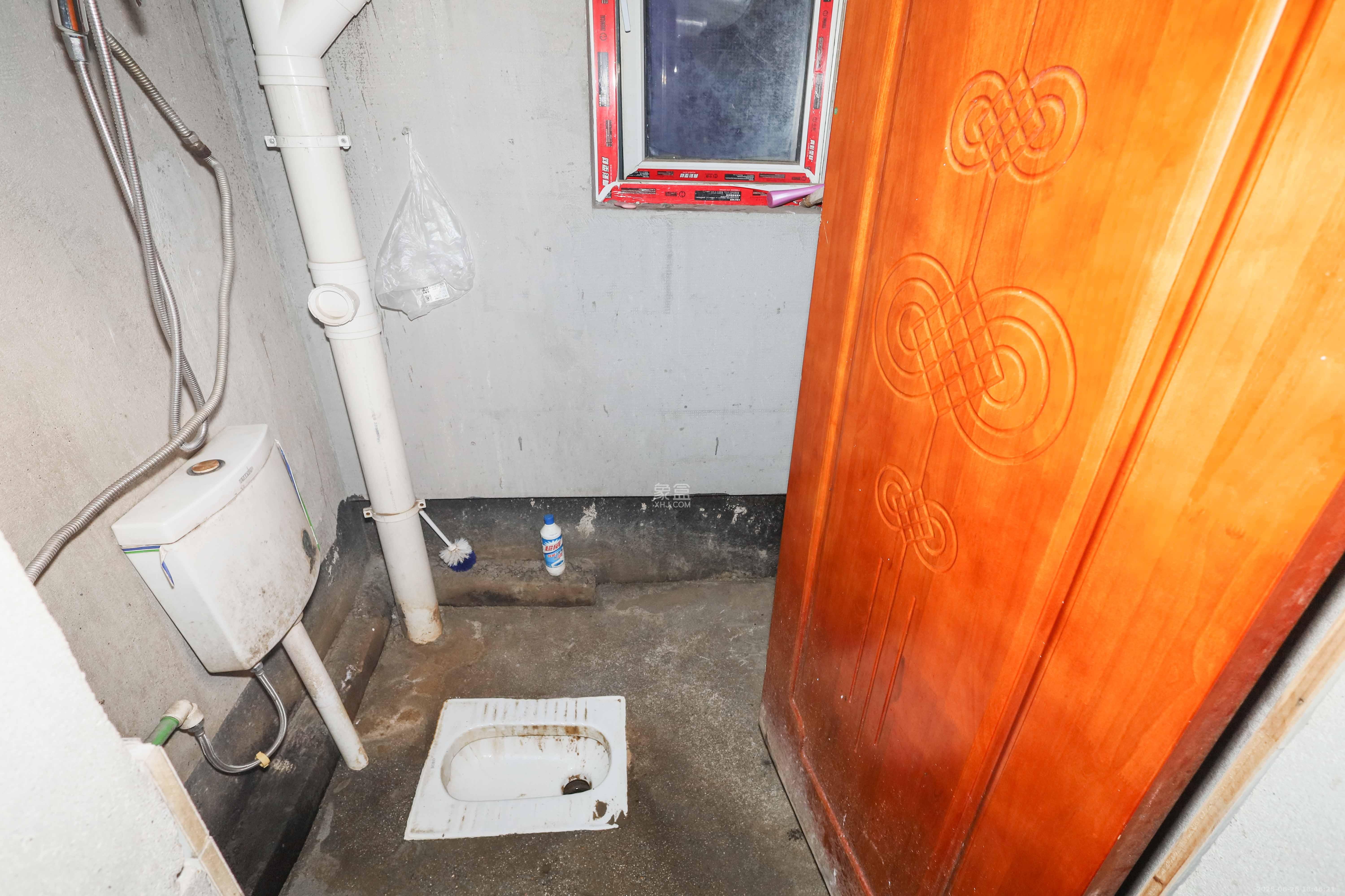 桥头家苑一期 3室2厅1卫 1200.0元/月 桥头家苑一期 3室2厅1卫 1200.0元/月室内图