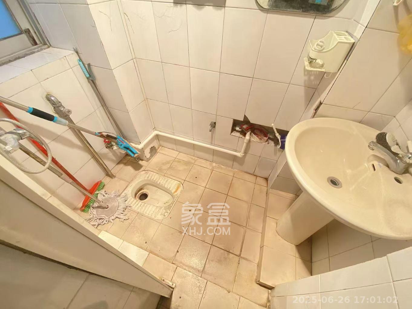 水泵厂宿舍  2室1厅1卫    1500.0元/月室内图
