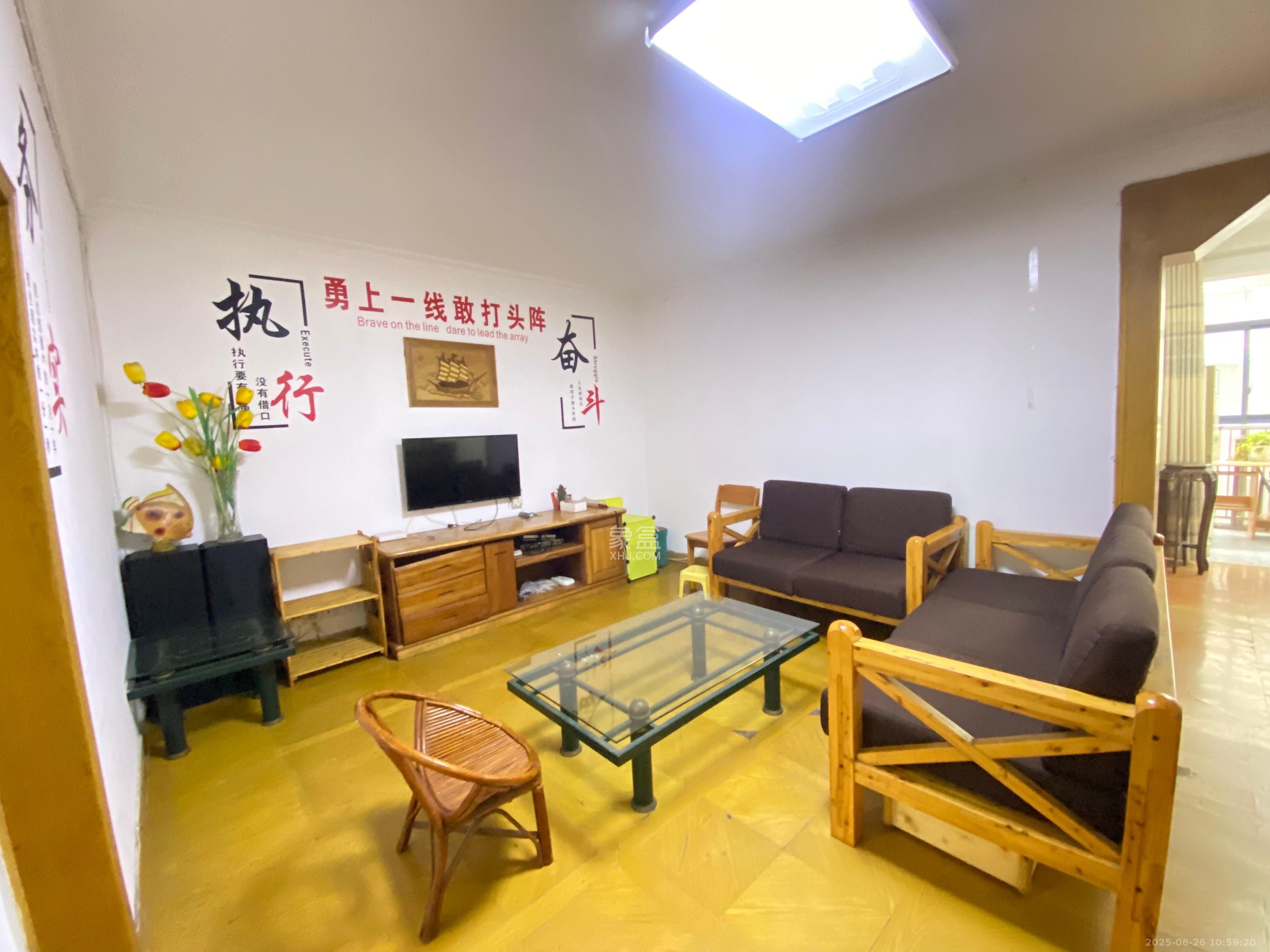 迎龙阁公寓  2室2厅1卫   2200.00元/月