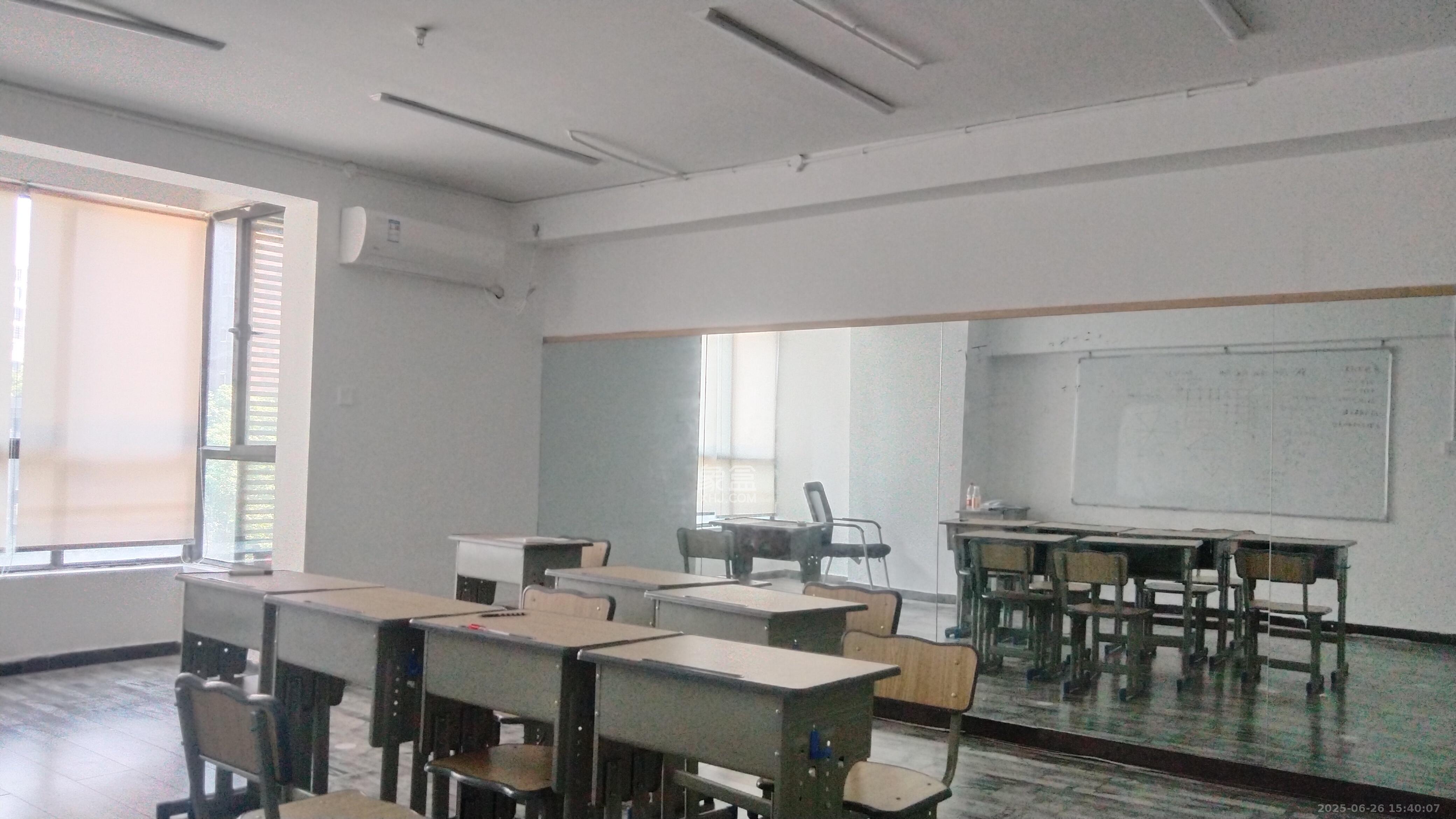 标志商务中心  1室1厅1卫   1500.00元/月室内图