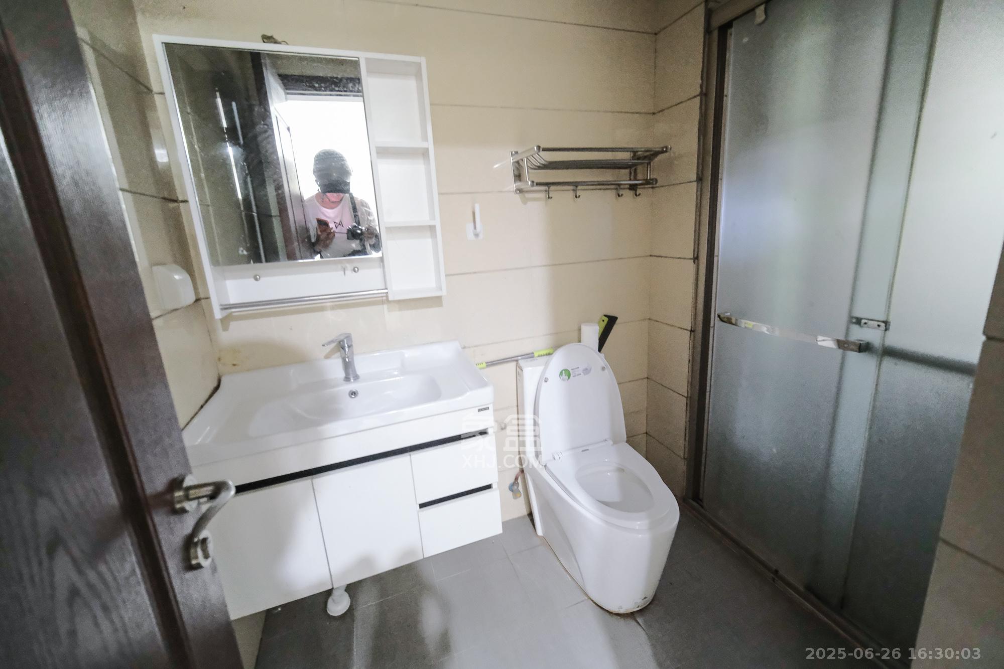 郡原居里 2室1厅1卫 46.8万 郡原居里 2室1厅1卫 46.8万卫生间