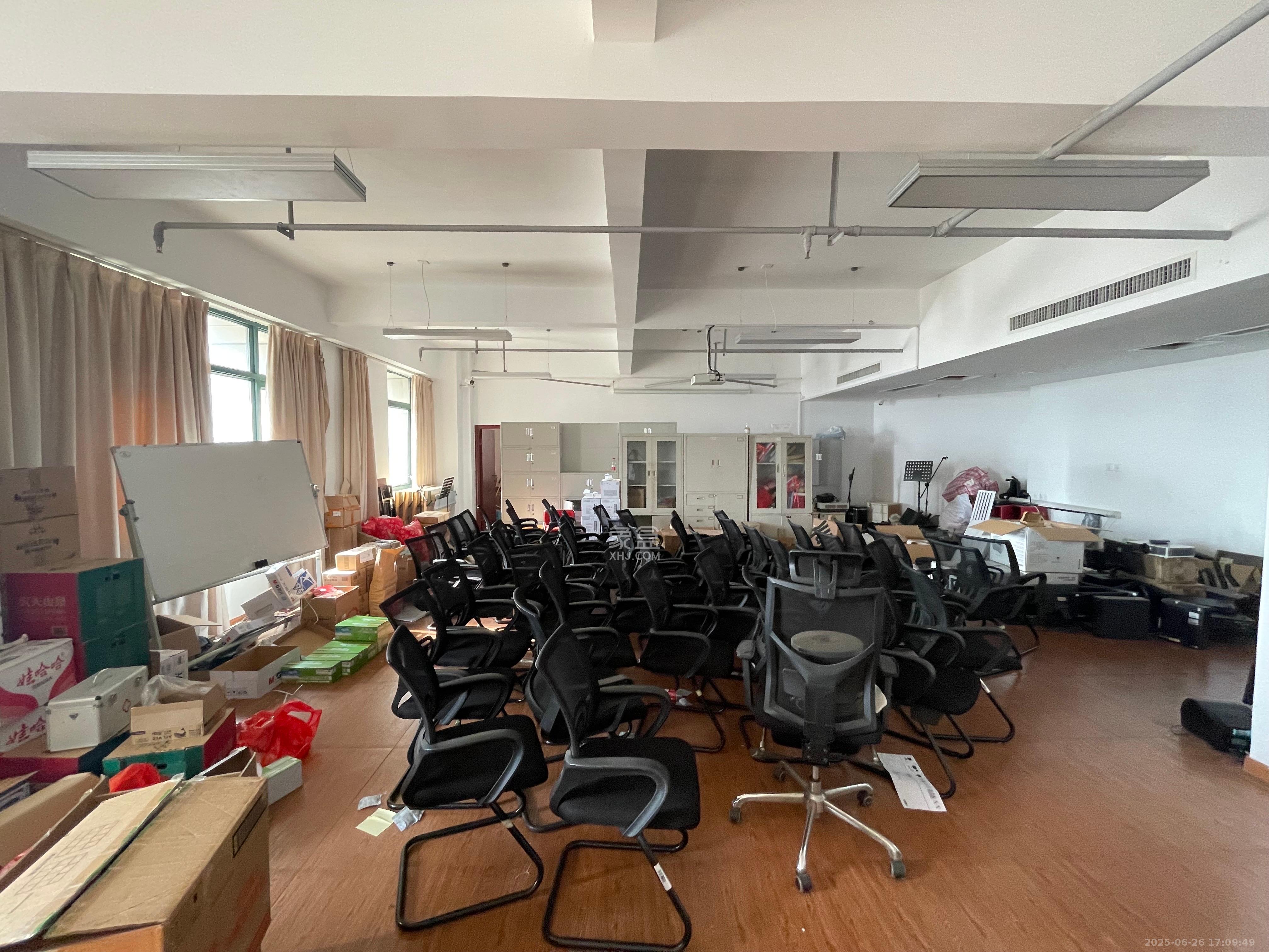 星城荣域   225.21㎡      6756.0元/月