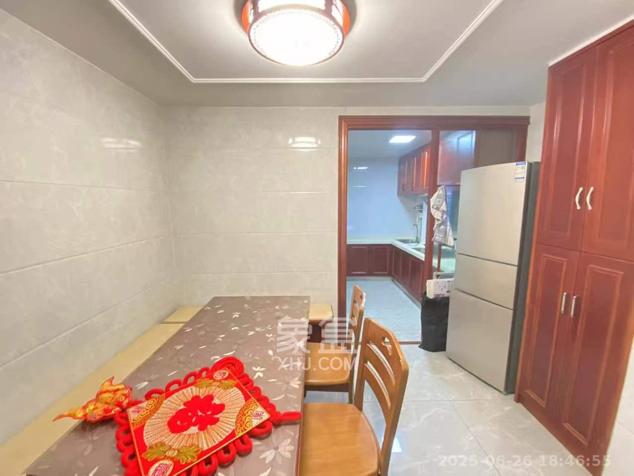 卓越蔚蓝城邦  1室1厅1卫   2200.00元/月室内图