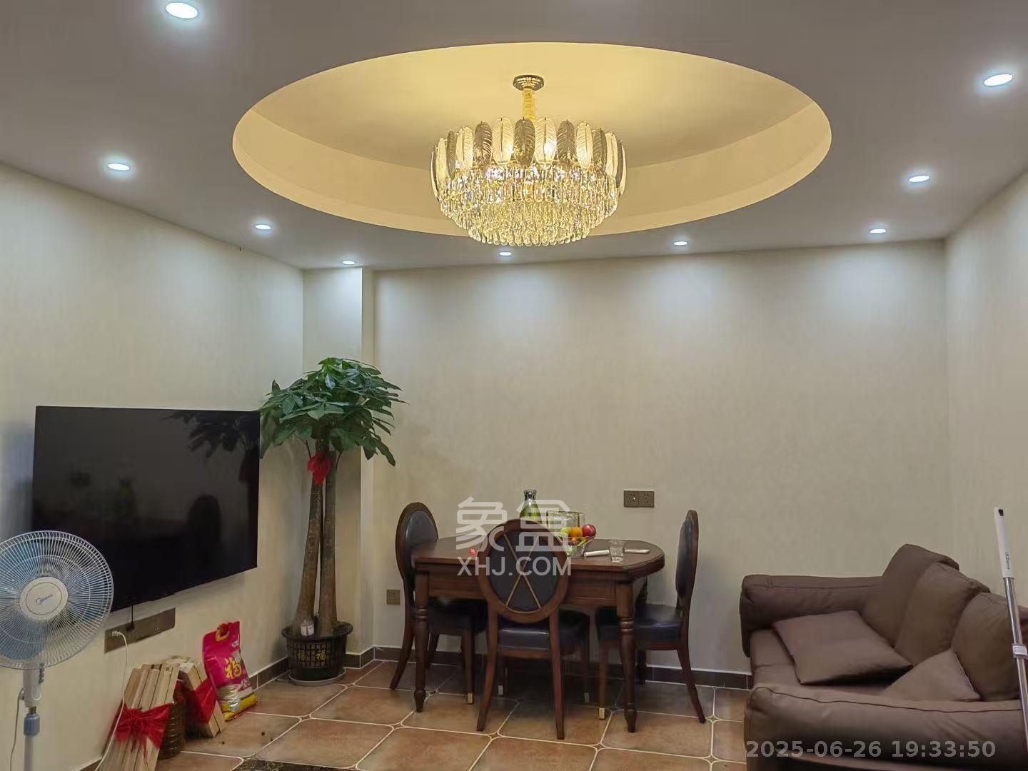 绿城高尔夫小镇 1室1厅1卫 1400.0元/月 绿城高尔夫小镇 1室1厅1卫 1400.0元/月室内图