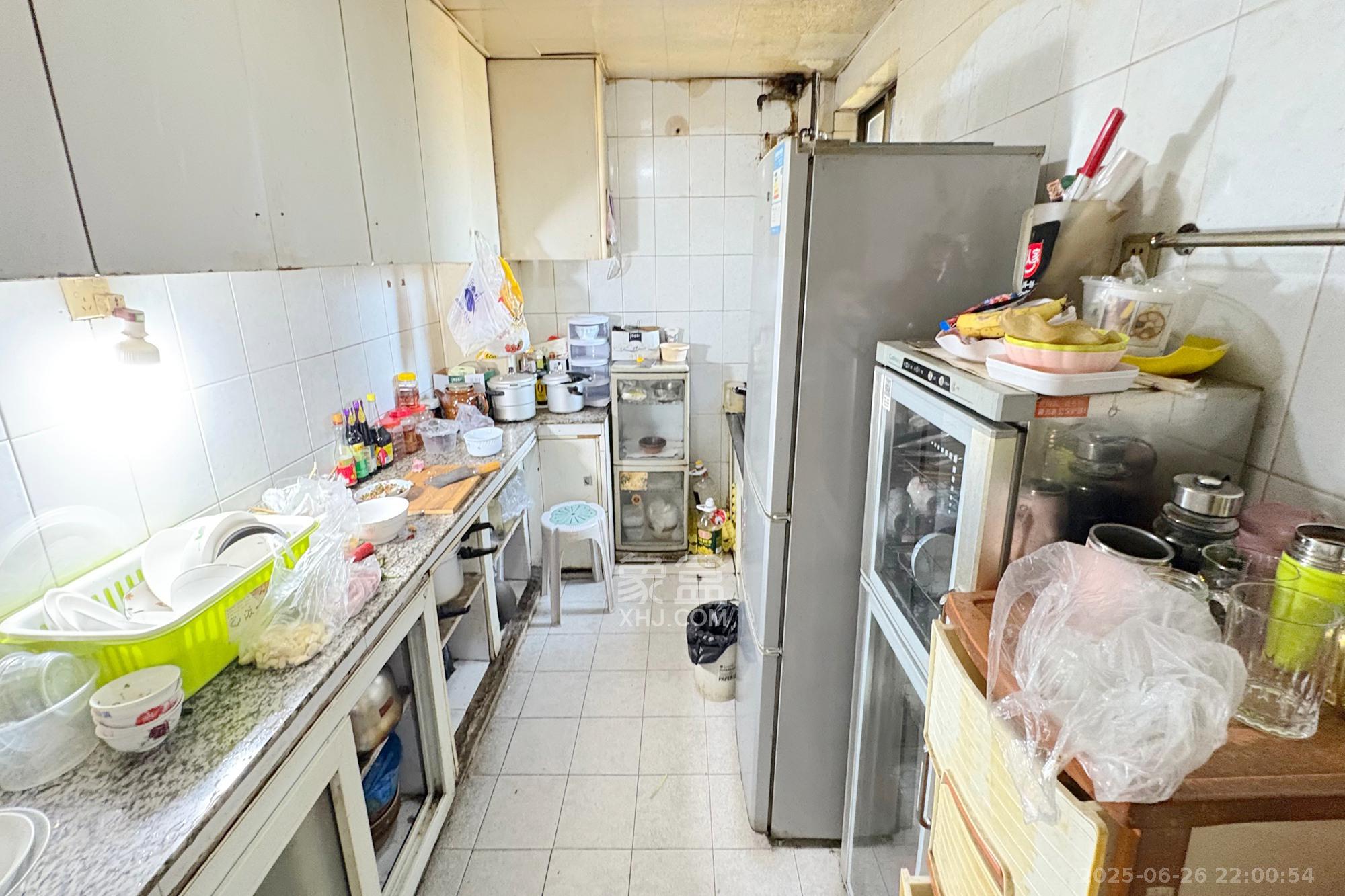 铁银大厦 3室1厅2卫 105.0万 铁银大厦 3室1厅2卫 105.0万厨房