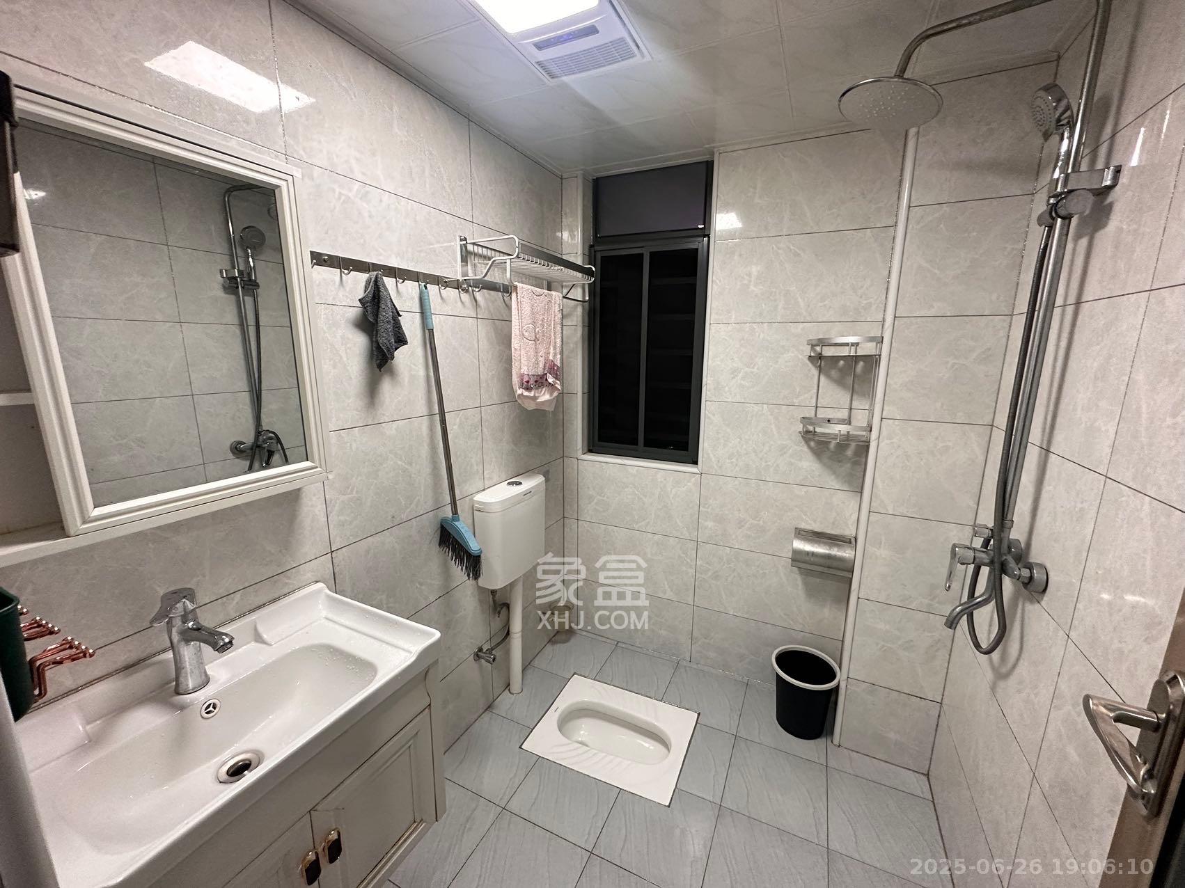 嘉雨兴园  2室1厅1卫   2800.00元/月室内图
