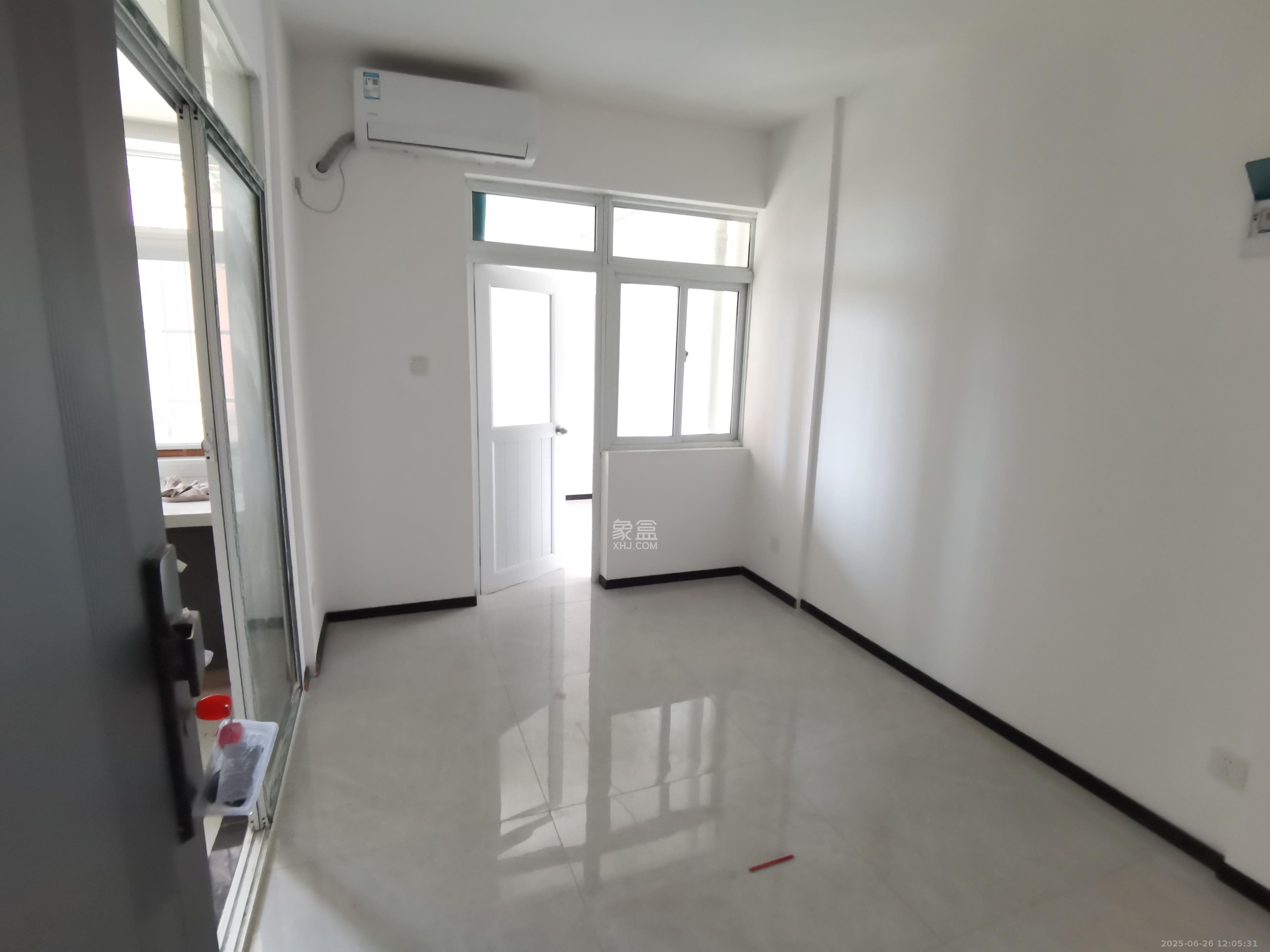 凯富南方鑫城 6室0厅3卫 4500.0元/月 凯富南方鑫城 6室0厅3卫 4500.0元/月室内图