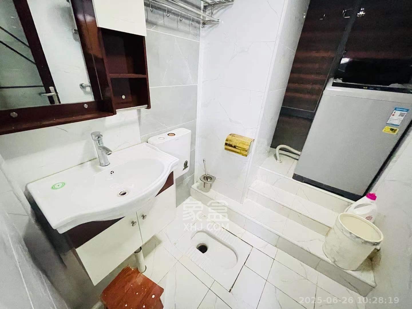 泰龙华府  1室0厅0卫   1800.00元/月室内图