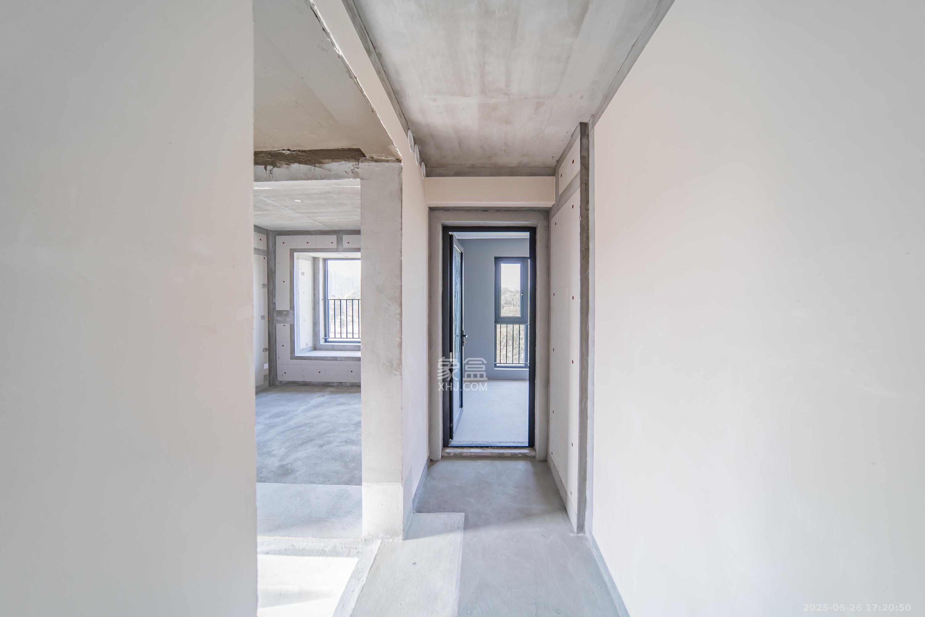 华润置地洋湖天序  4室2厅2卫    188.0万 华润置地洋湖天序  4室2厅2卫    188.0万其他