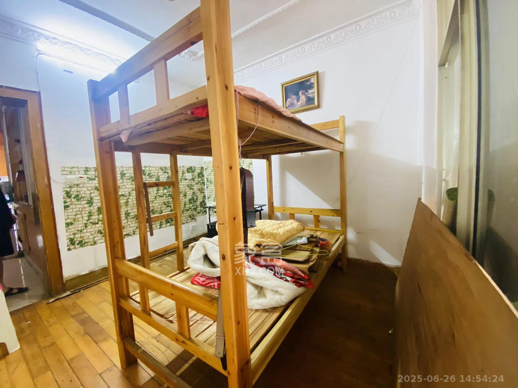 戥子桥散盘  4室2厅1卫    2700.0元/月 戥子桥散盘  4室2厅1卫    2700.0元/月室内图