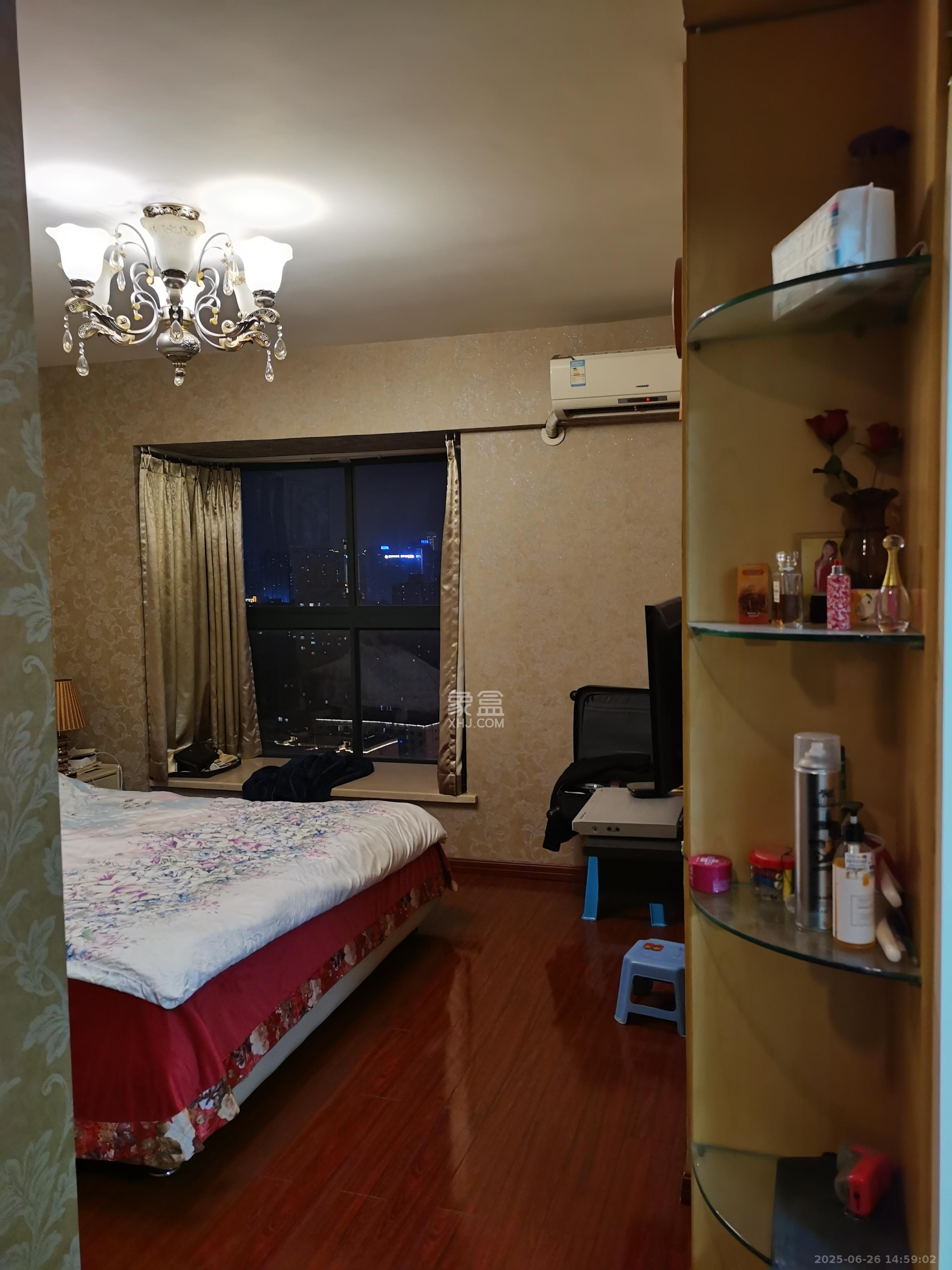 上东印象 3室2厅2卫 2580.0元/月 上东印象 3室2厅2卫 2580.0元/月室内图