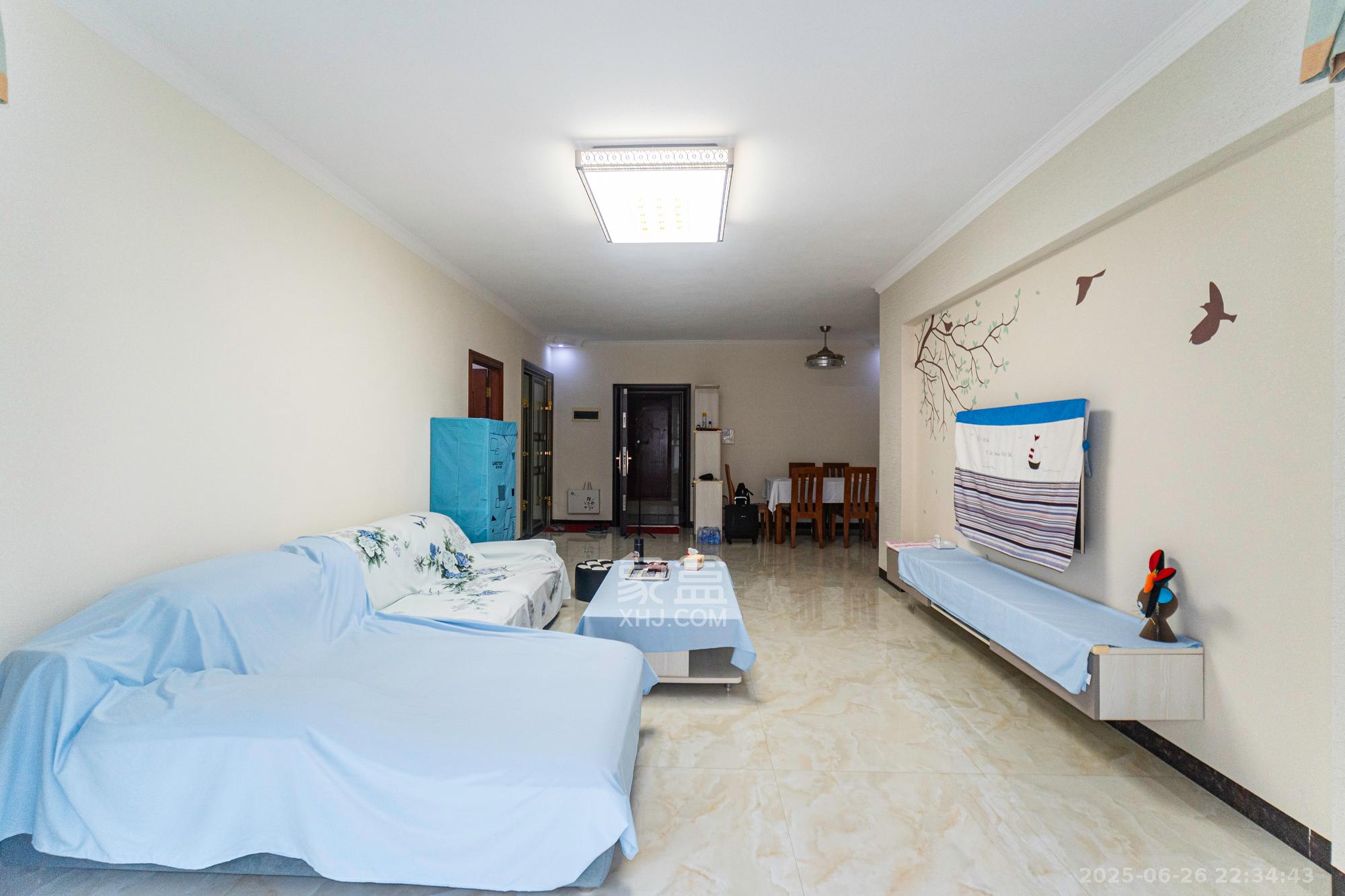 蓝山郡 3室2厅2卫 91.8万 蓝山郡 3室2厅2卫 91.8万客厅