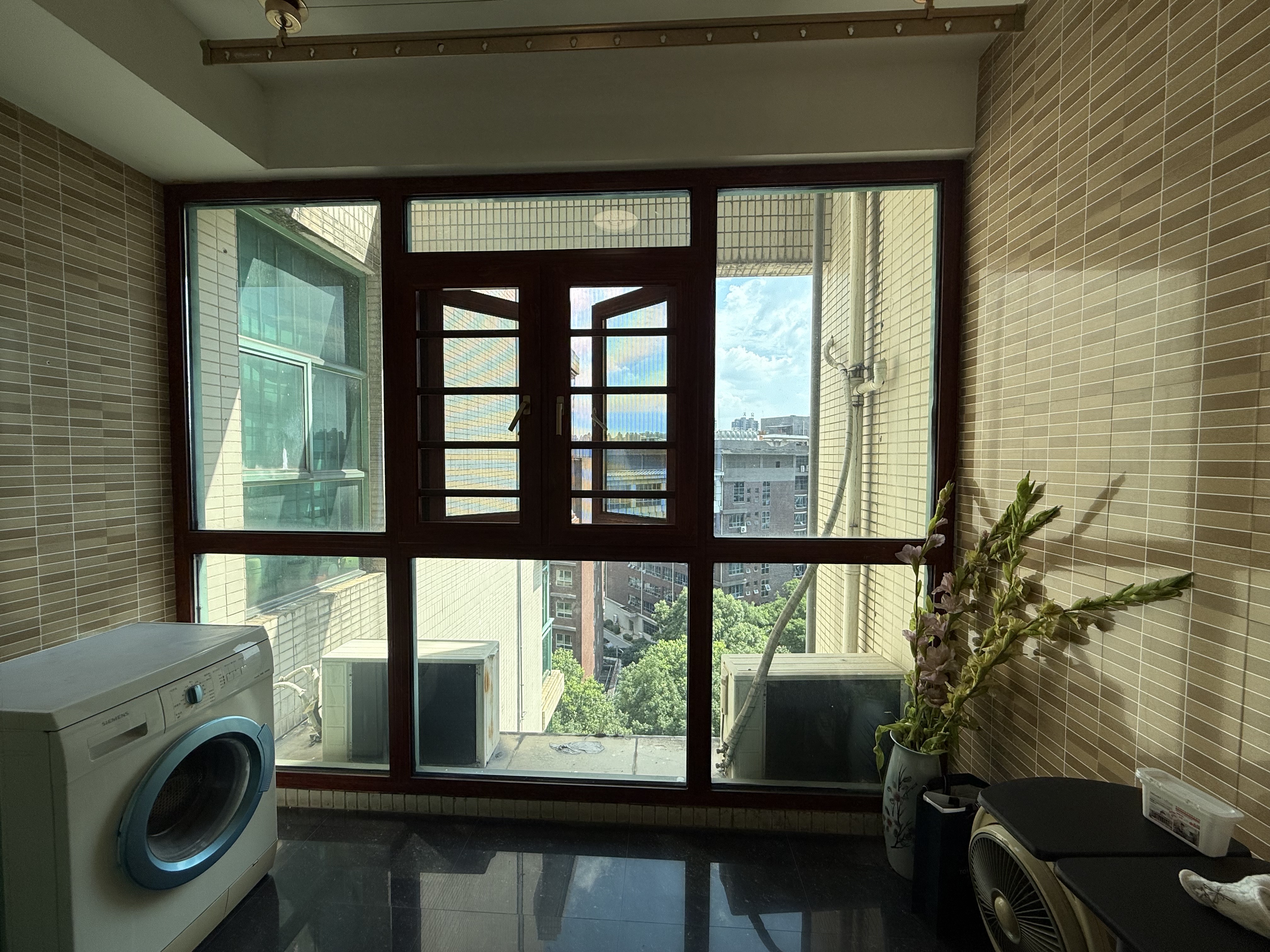 香江城市花园 3室2厅2卫 2600.0元/月 香江城市花园 3室2厅2卫 2600.0元/月室内图