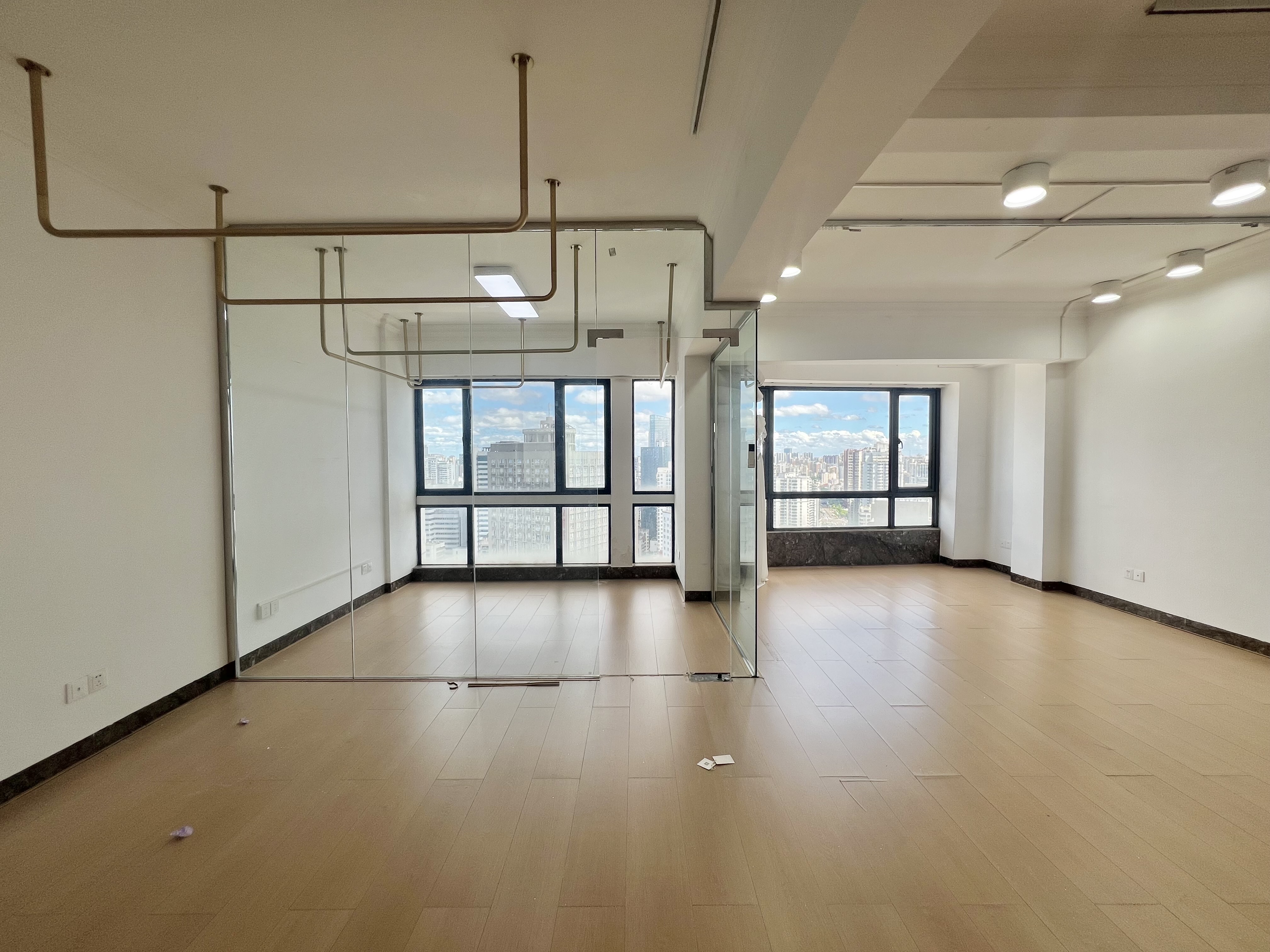 金城SOHO（海岸金城金城国际）  1室1厅1卫   8500.00元/月室内图