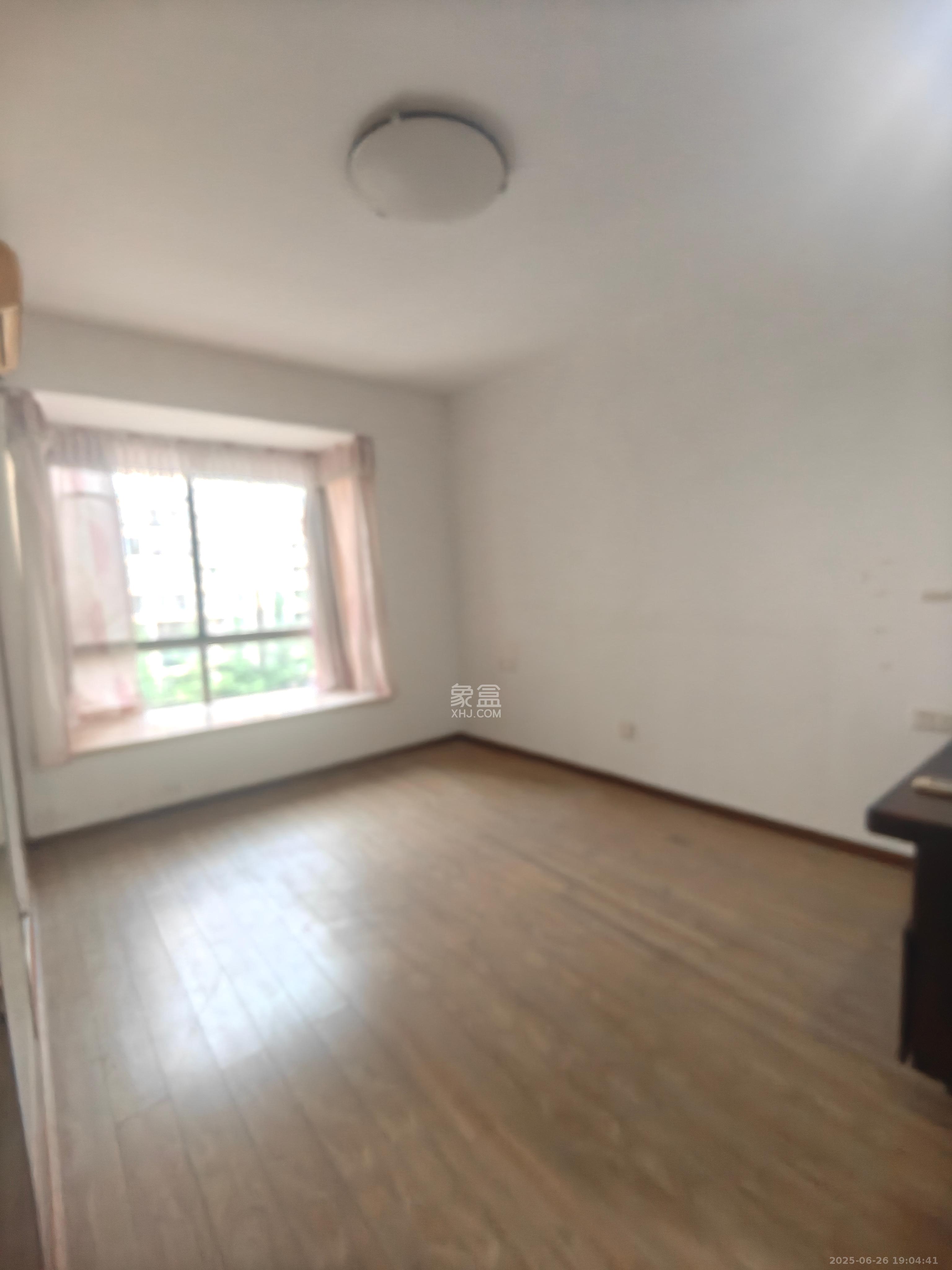 金色比华利 3室2厅2卫 2500.0元/月 金色比华利 3室2厅2卫 2500.0元/月室内图